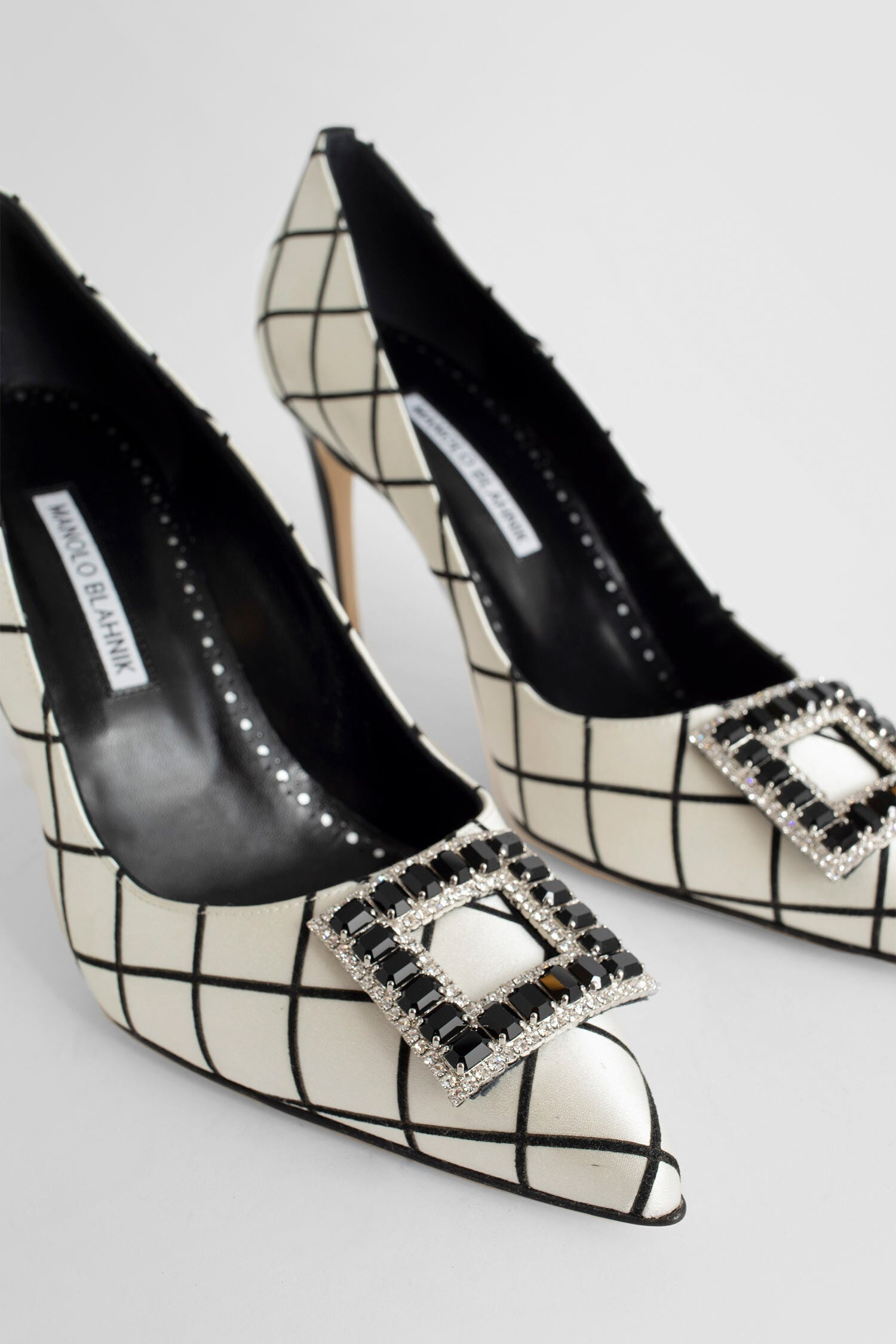 MANOLO BLAHNIK WOMAN BLACK&WHITE PUMPS - 6