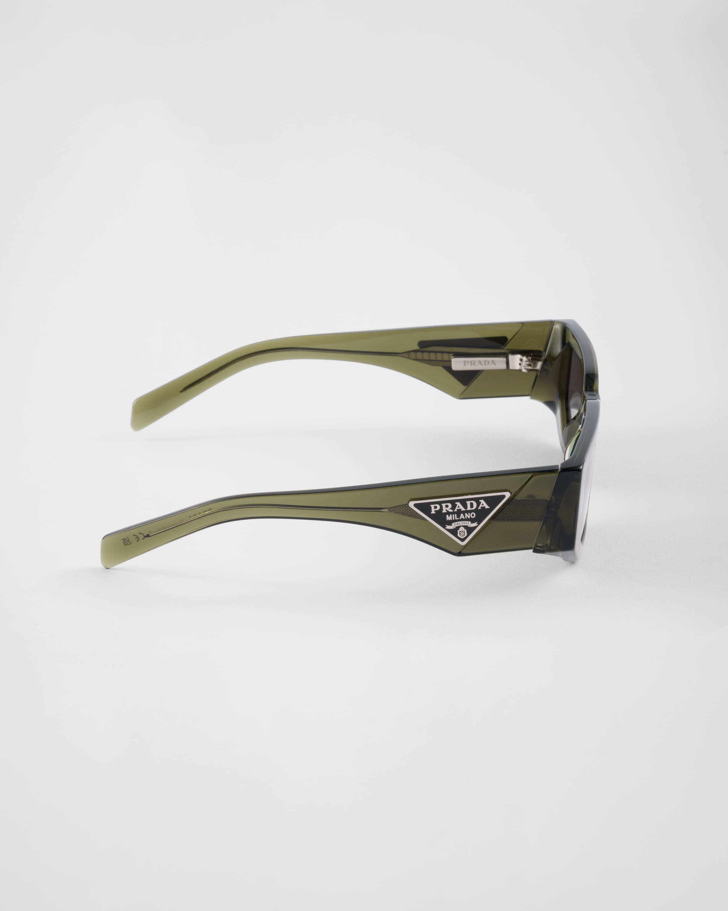 Sunglasses with the triangle logo - 4