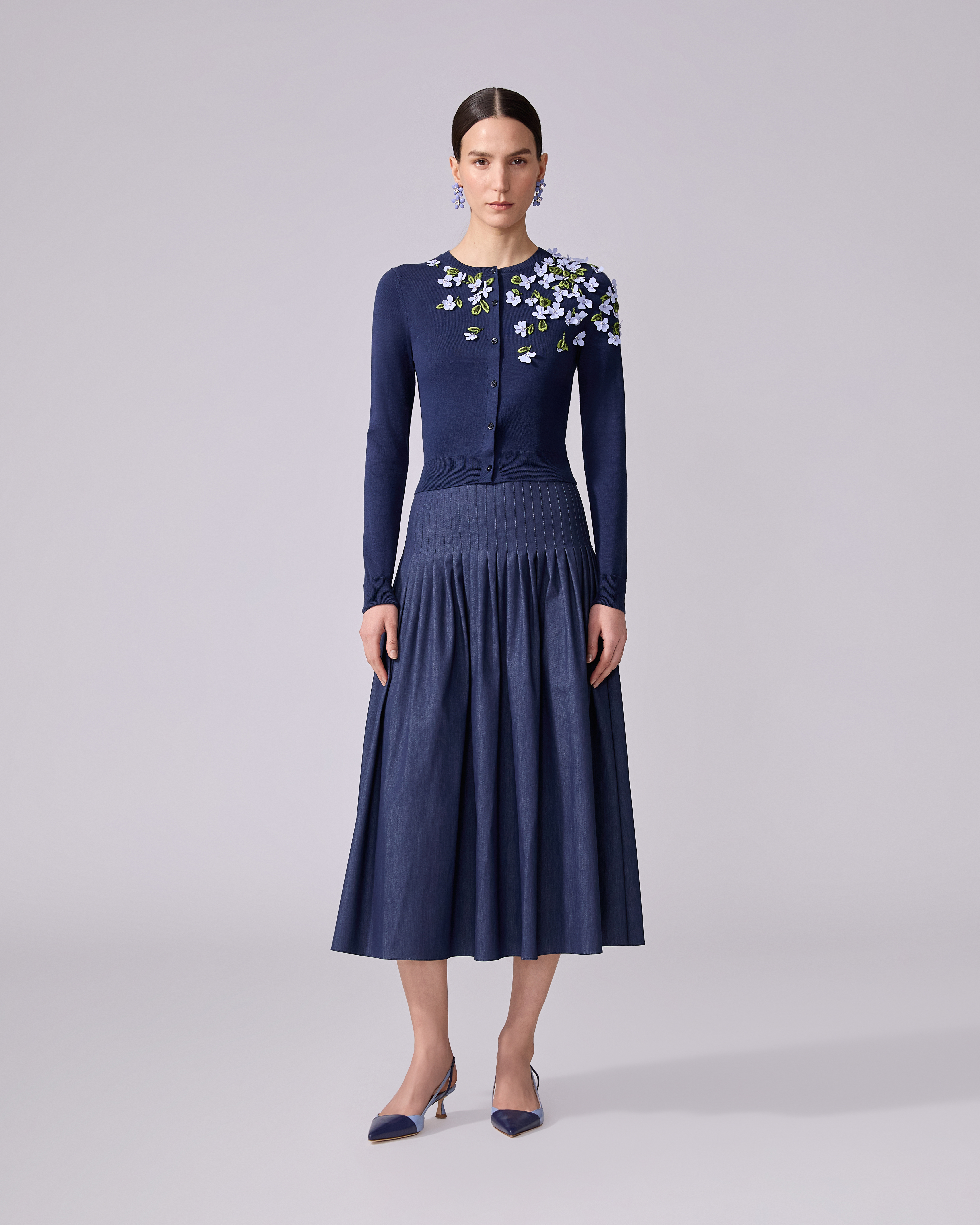 Floral-Embroidered Cardigan - 4