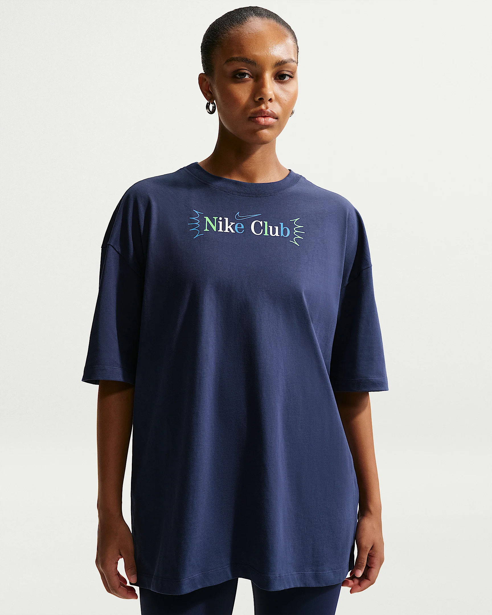 Nike Sportswear Classic Women's Oversized T-Shirt - 1