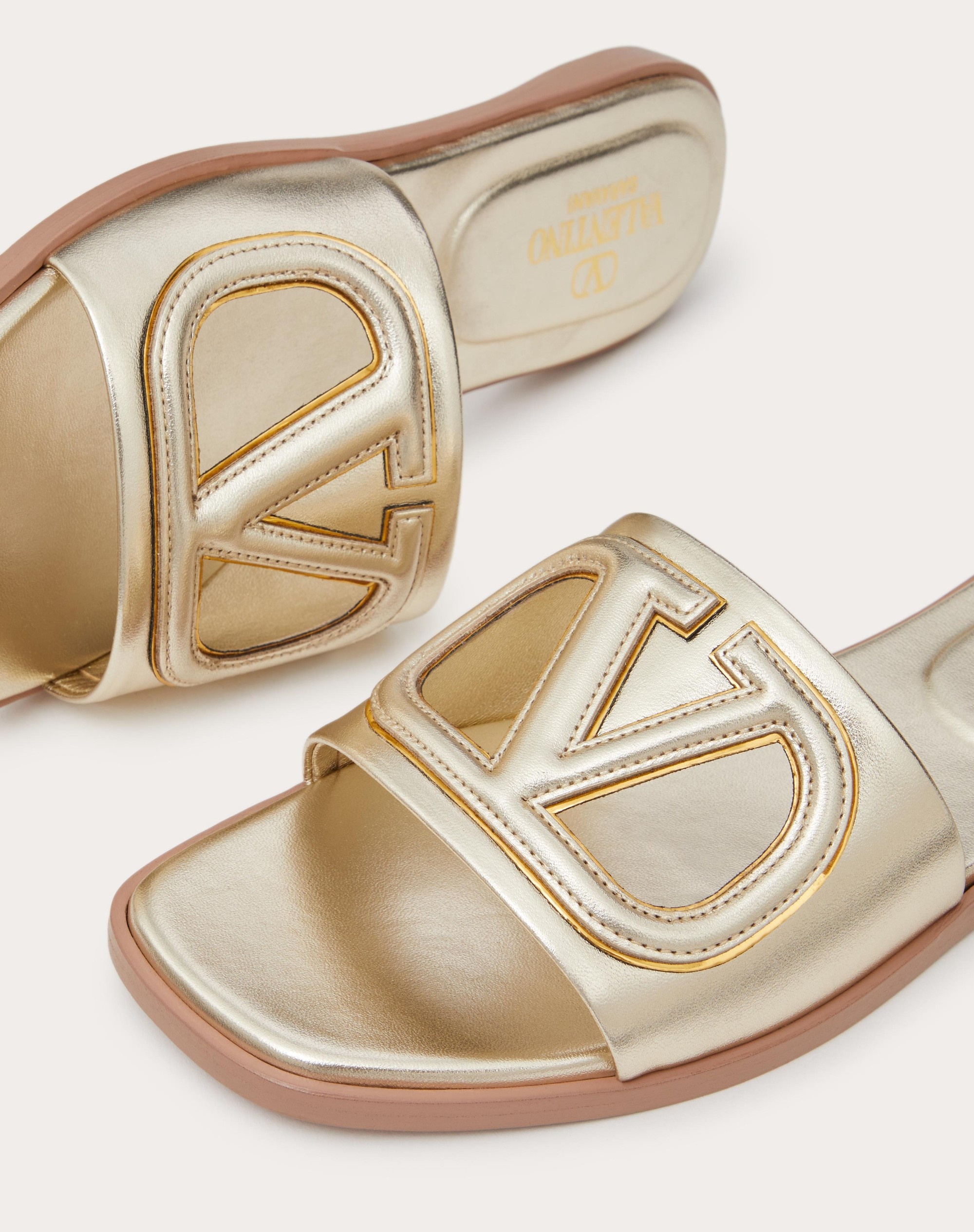 VLOGO CUT-OUT LAMINATED NAPPA LEATHER SLIDE SANDAL - 5