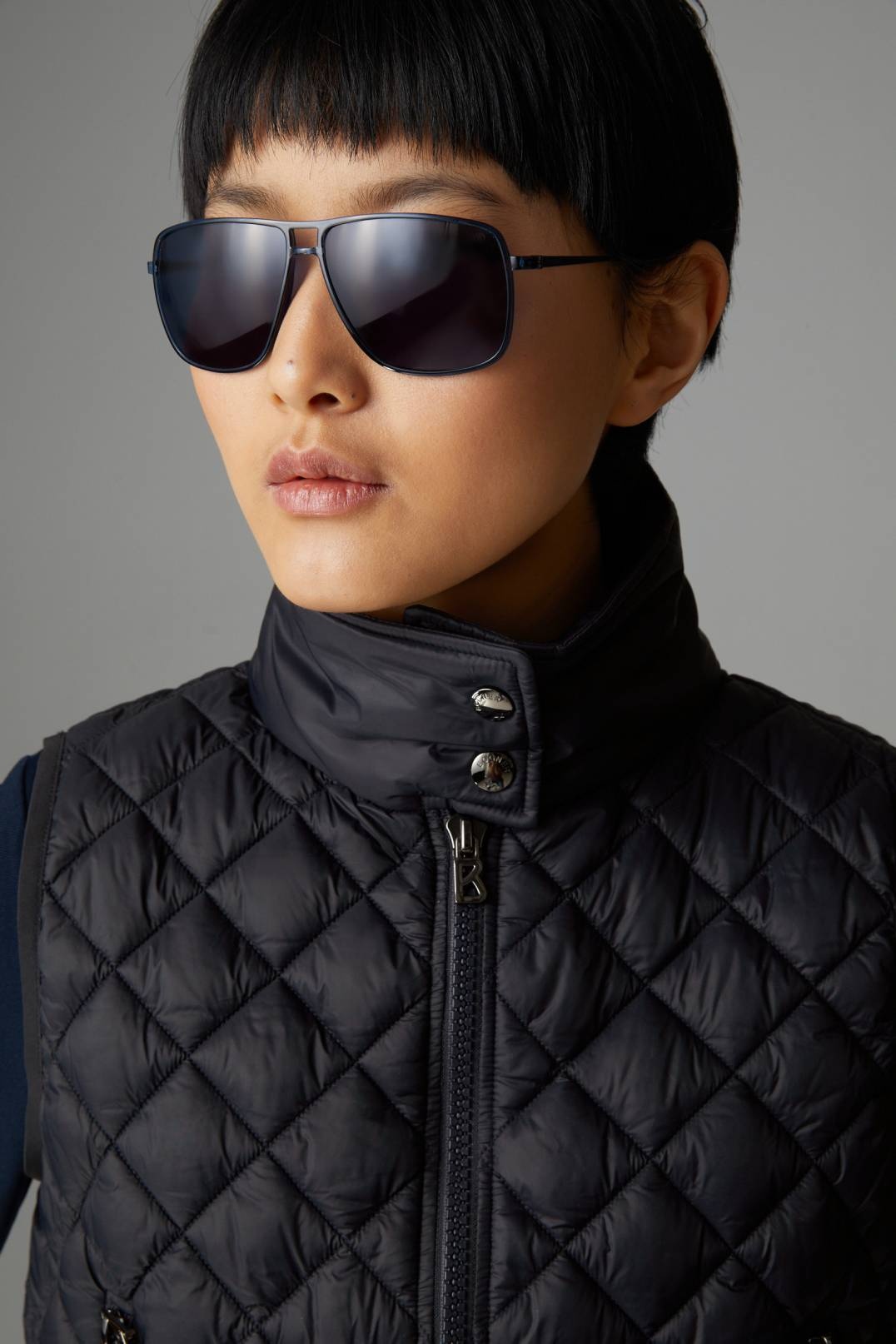 ELINA QUILTED VEST IN NAVY BLUE - 5