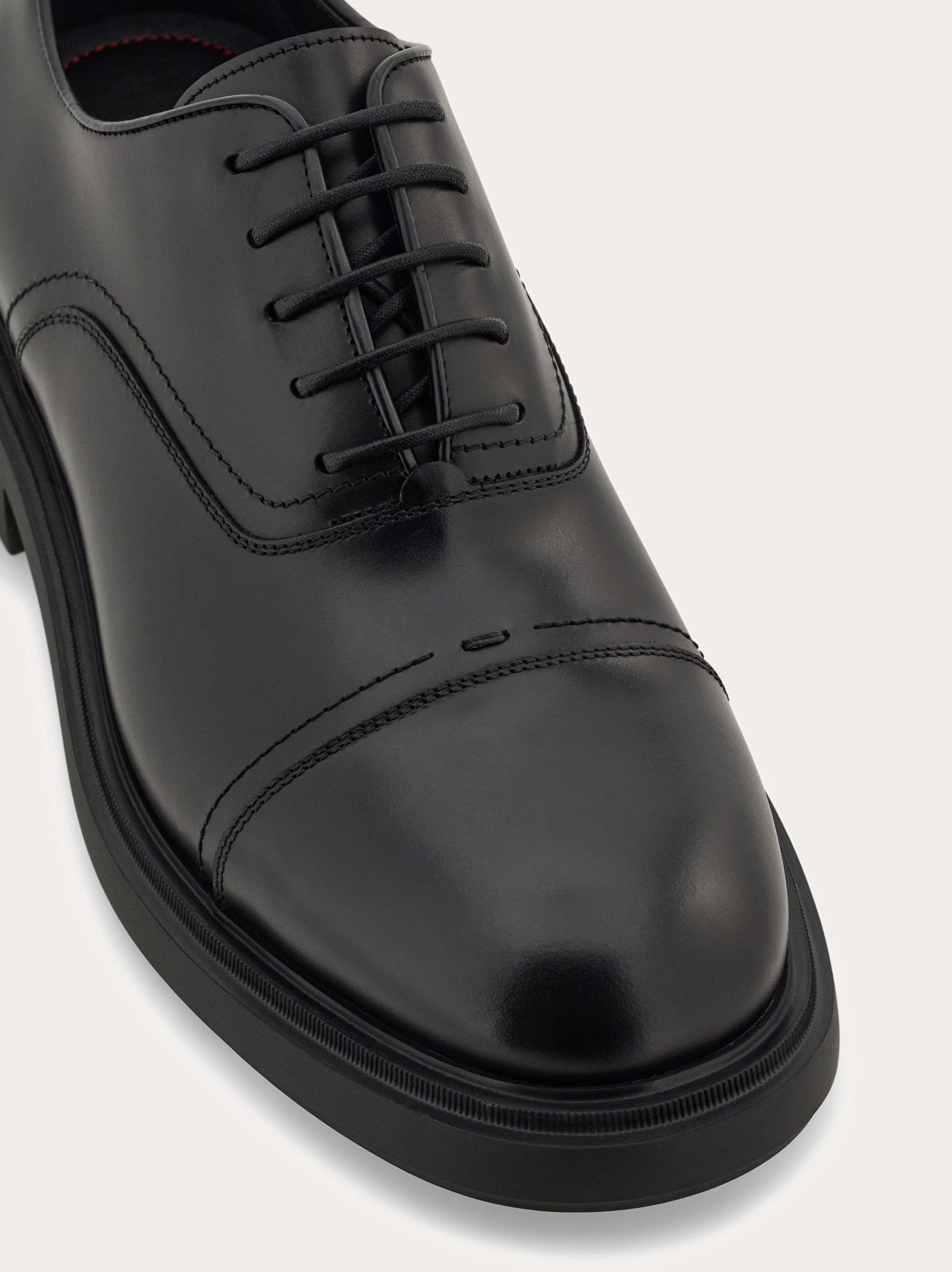 Oxford with toe cap - 6