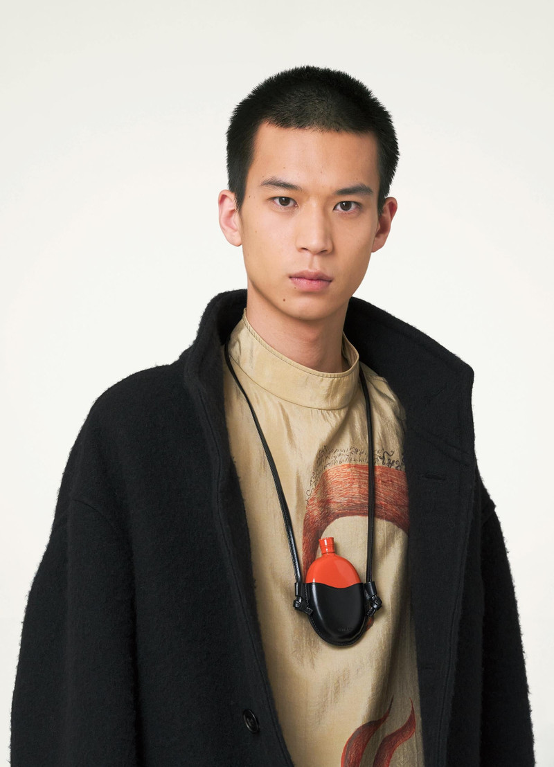 FLASK NECKLACE
VEGETAL TANNED LEATHER 4