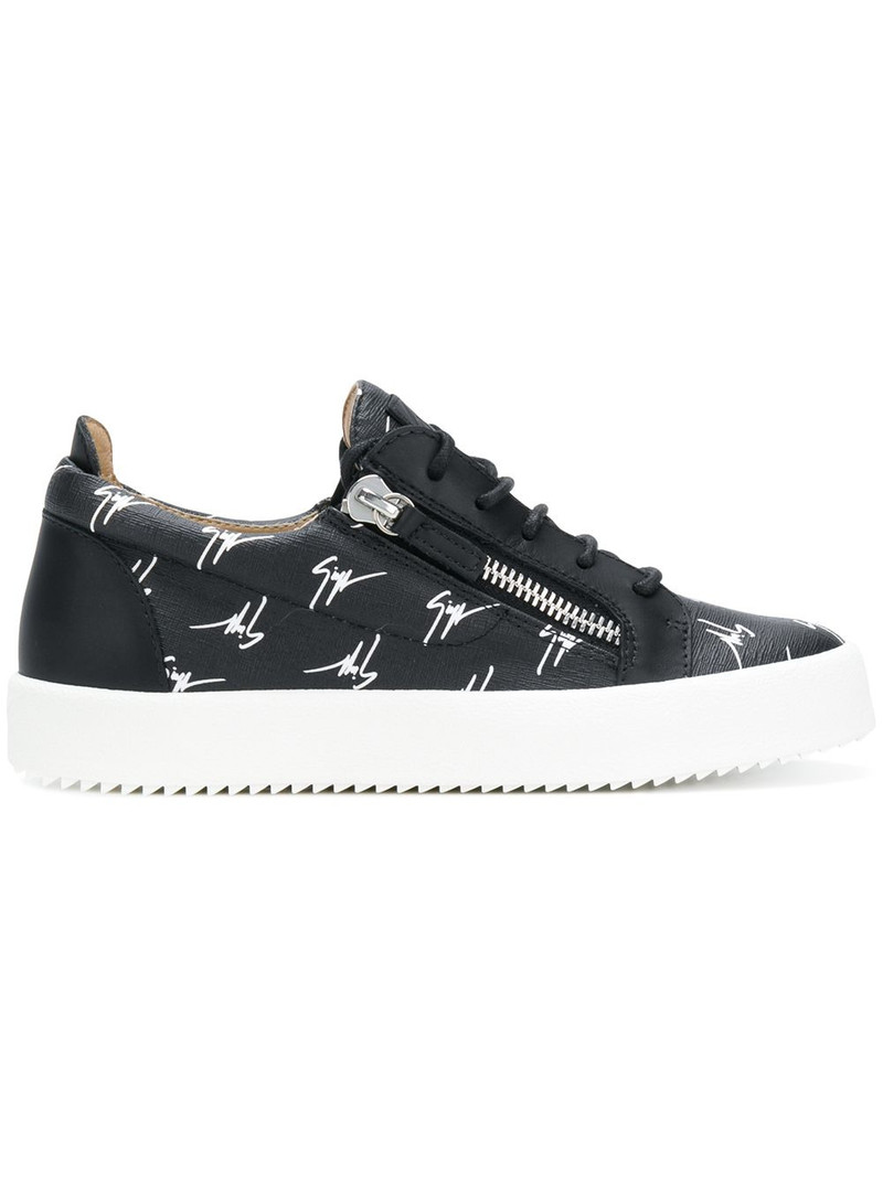 Nicki signature sneakers 1