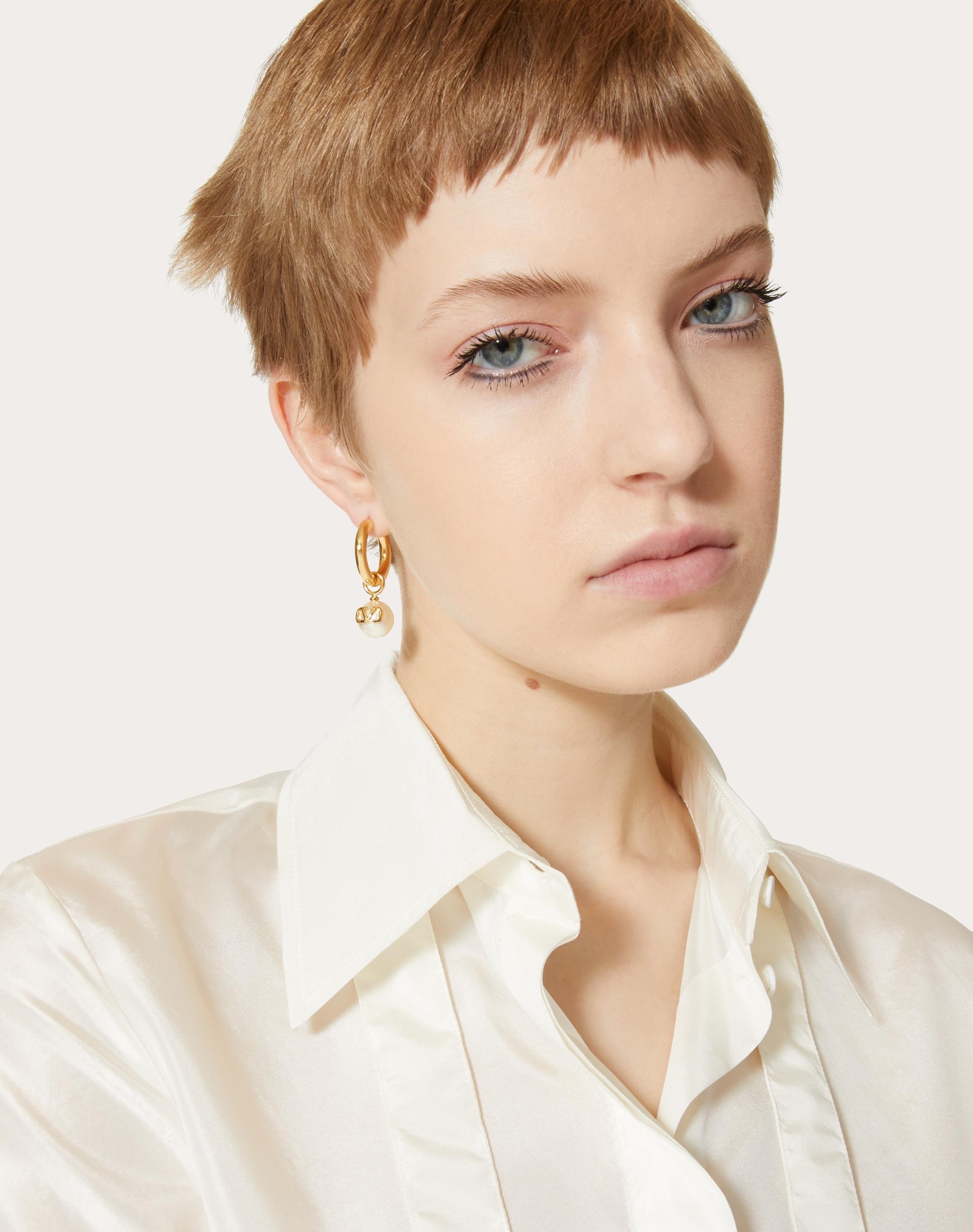 SINGLE VLOGO SIGNATURE METAL EARRING WITH SWAROVSKI® PEARL - 5