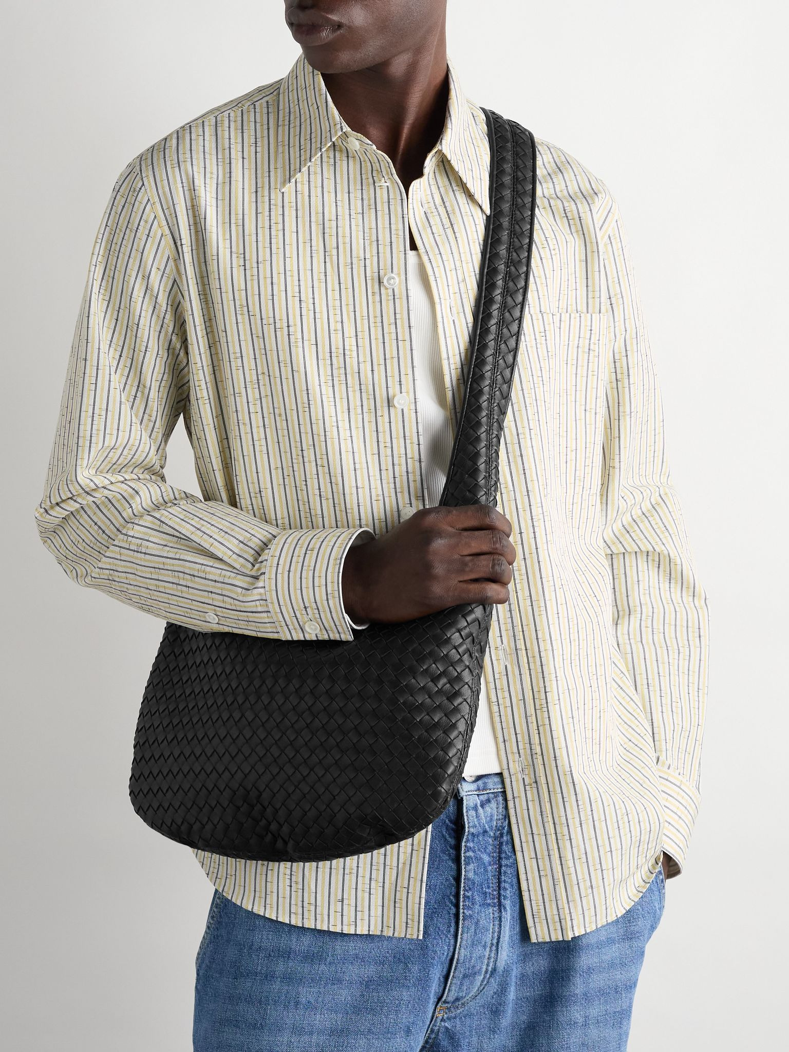 Intrecciato Leather Messenger Bag Black - 6