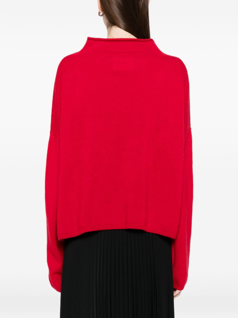 Sandy jumper 4
