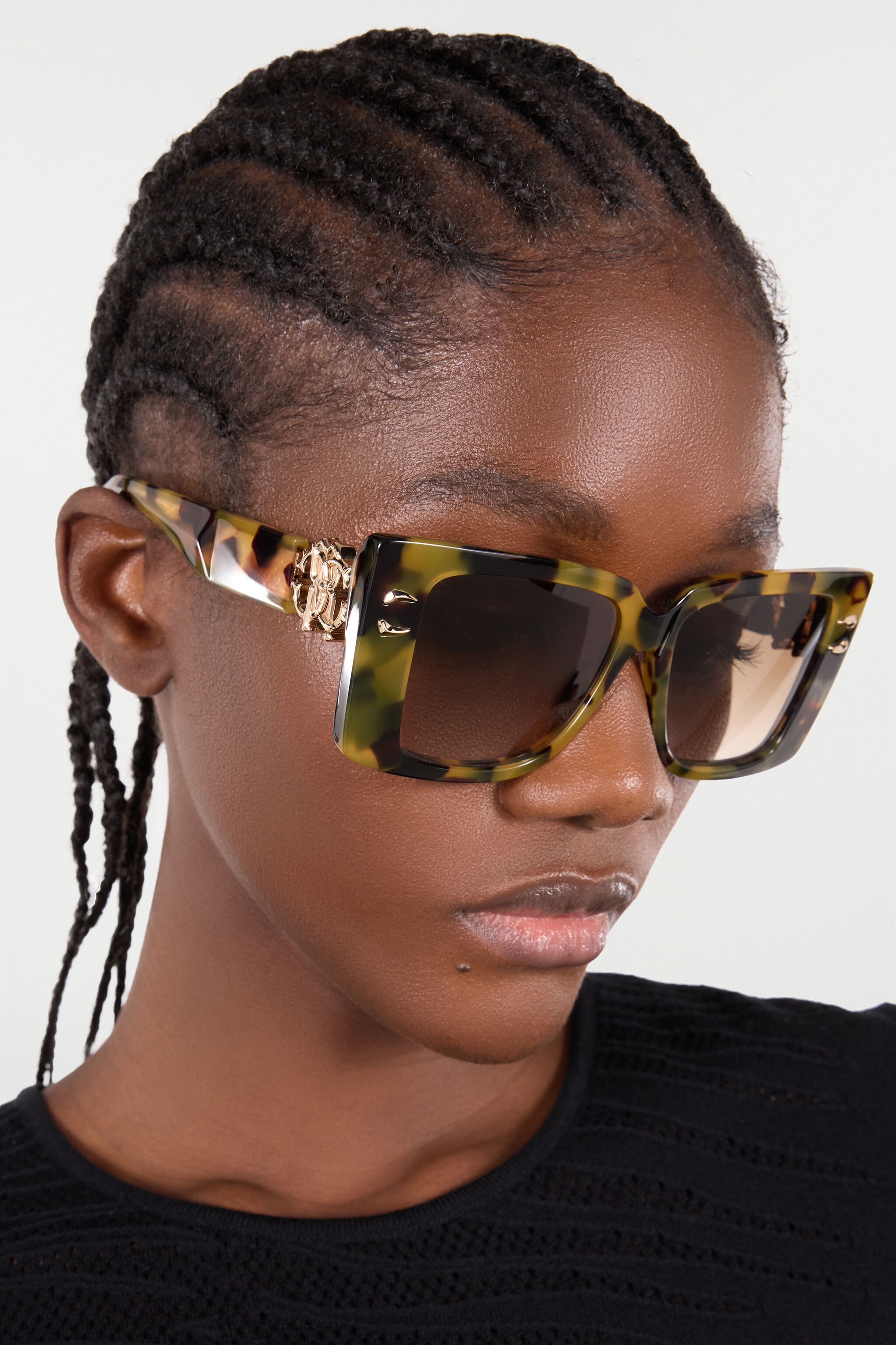 Sunglasses with wide rectangular front and fangs - 2