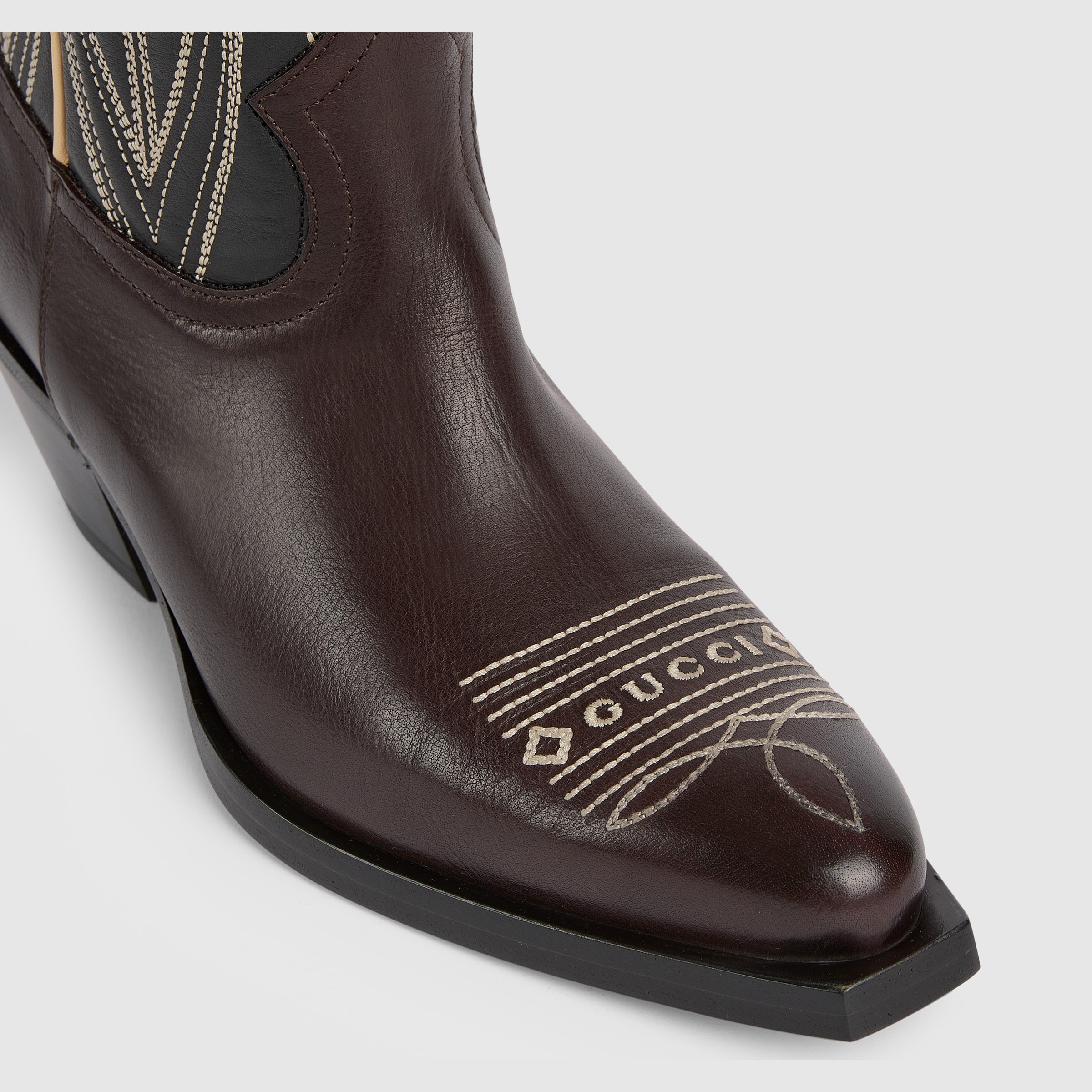 Women's boot with embroidery - 4