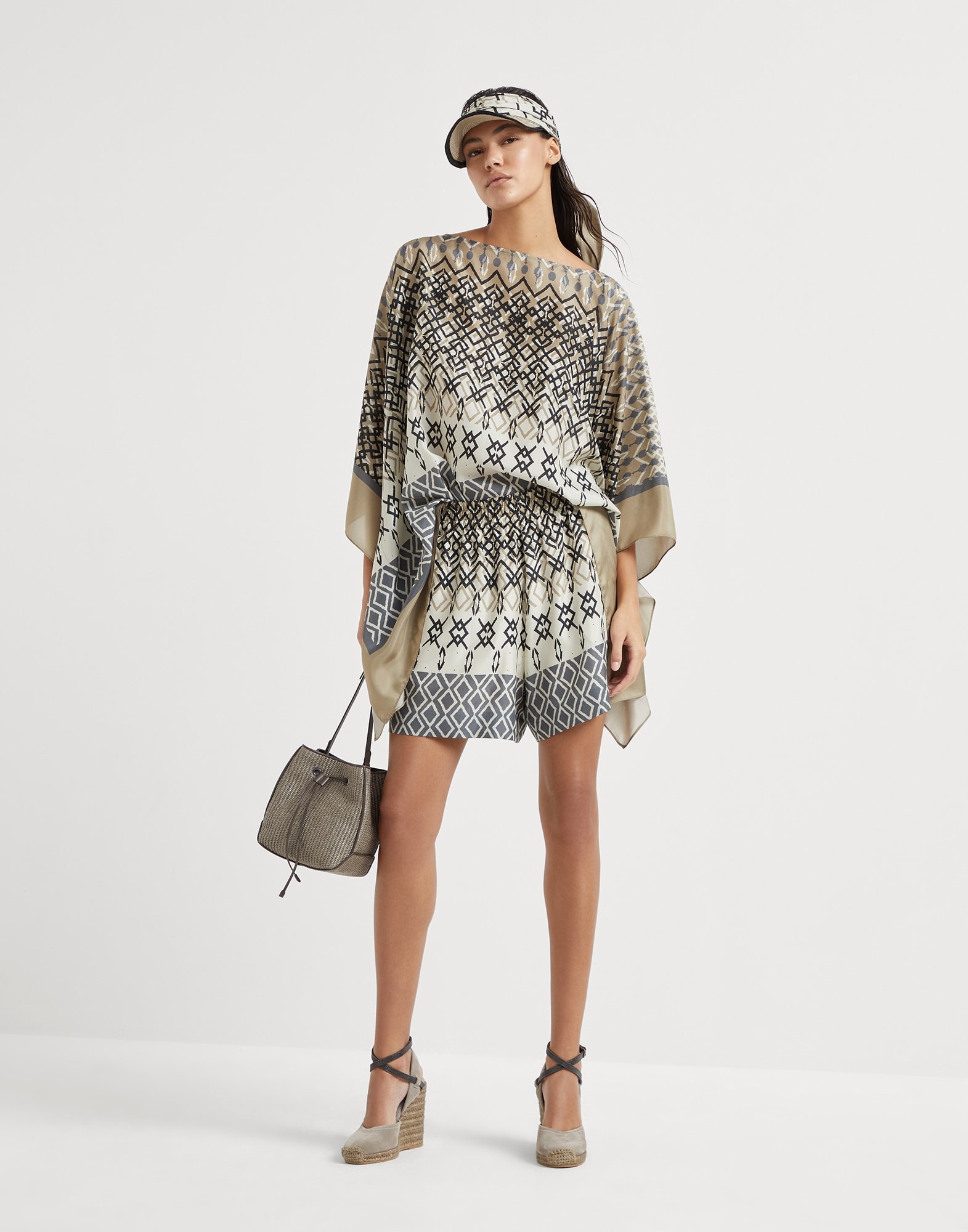 Silk ethnic print pongée baggy shorts - 4