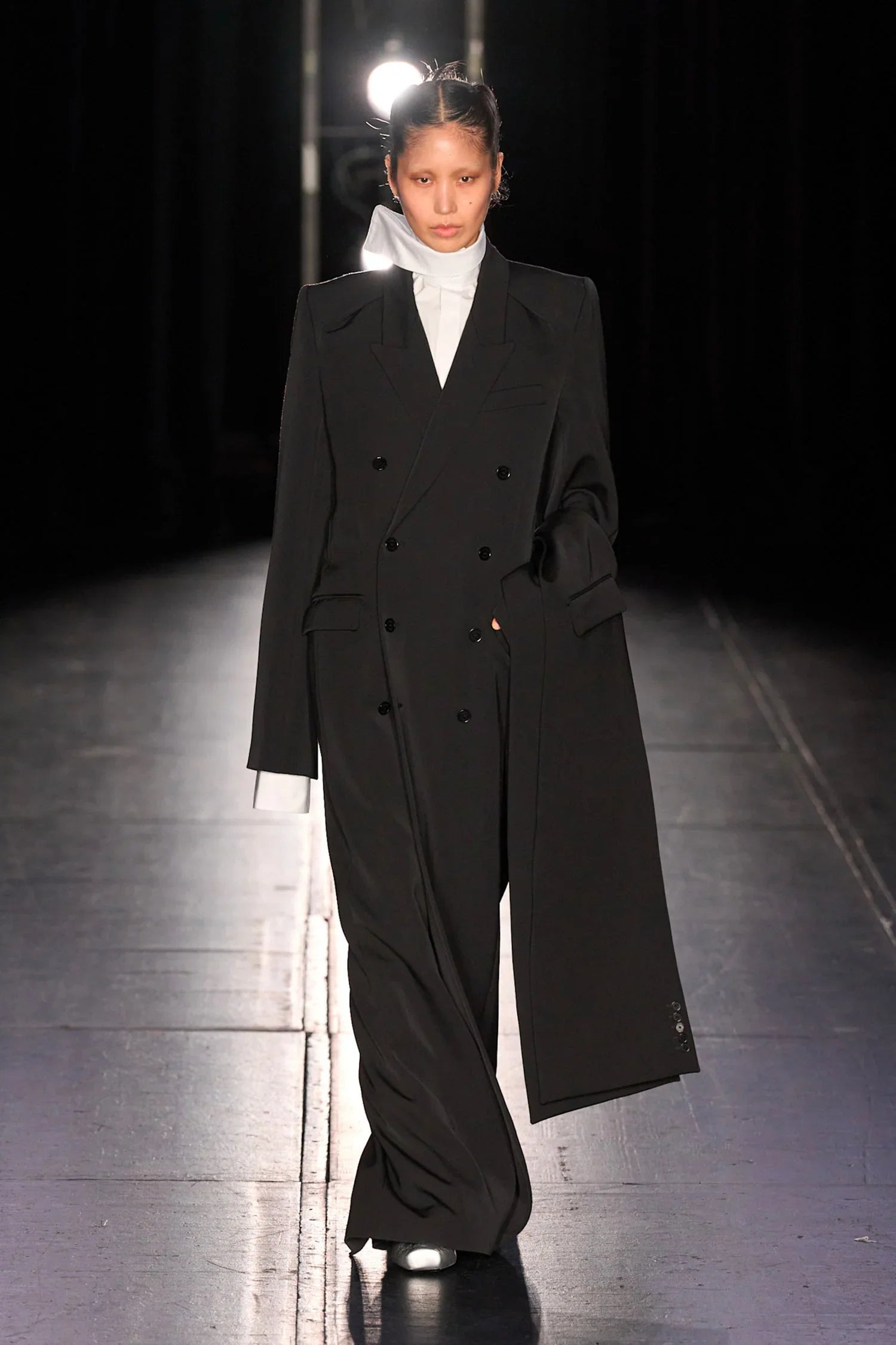 Scarf-Collar-Poplin-Shirt - 4