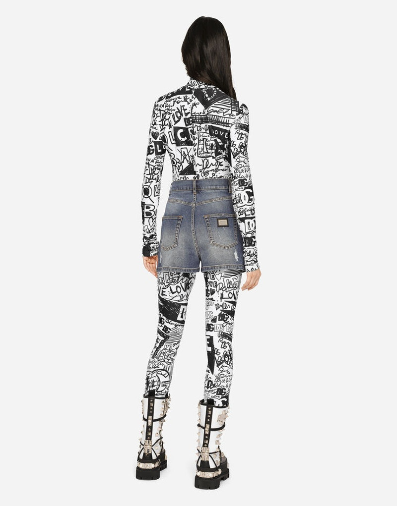 Denim shorts with ripped details 3