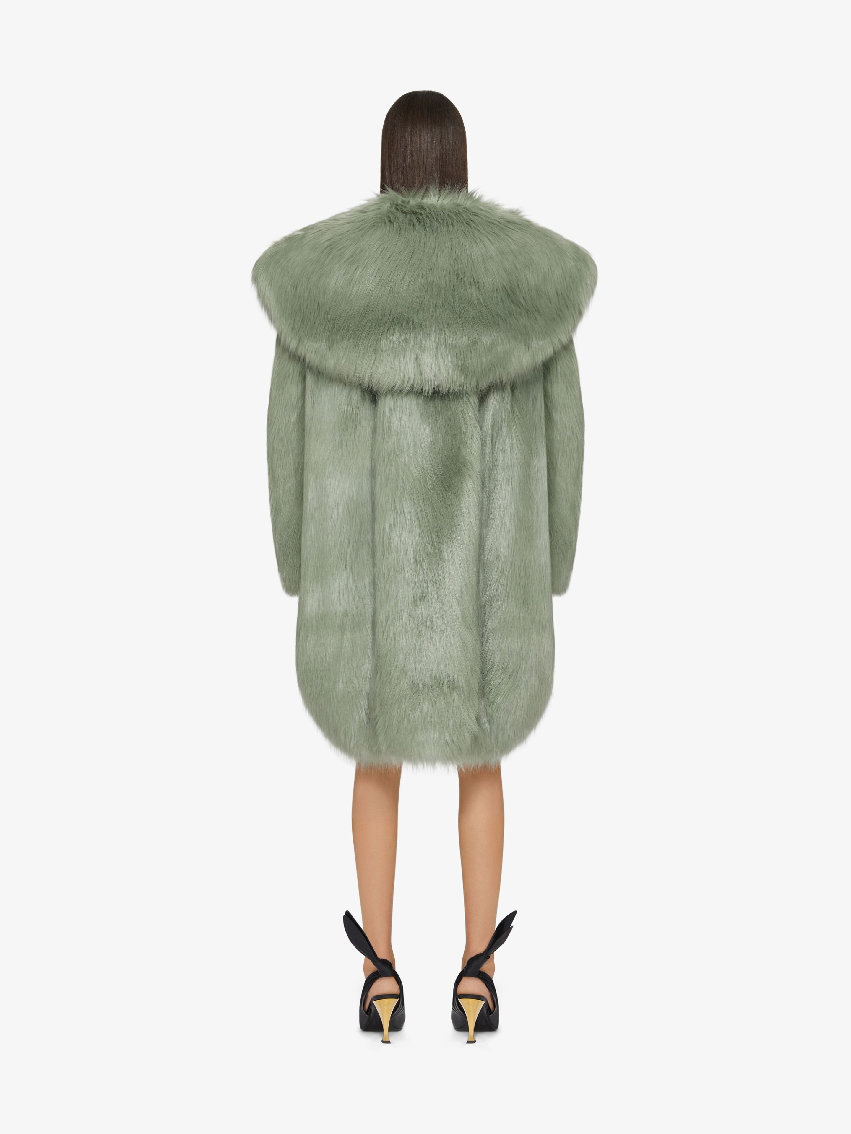 OVERSIZED COAT IN FAUX FUR - 4