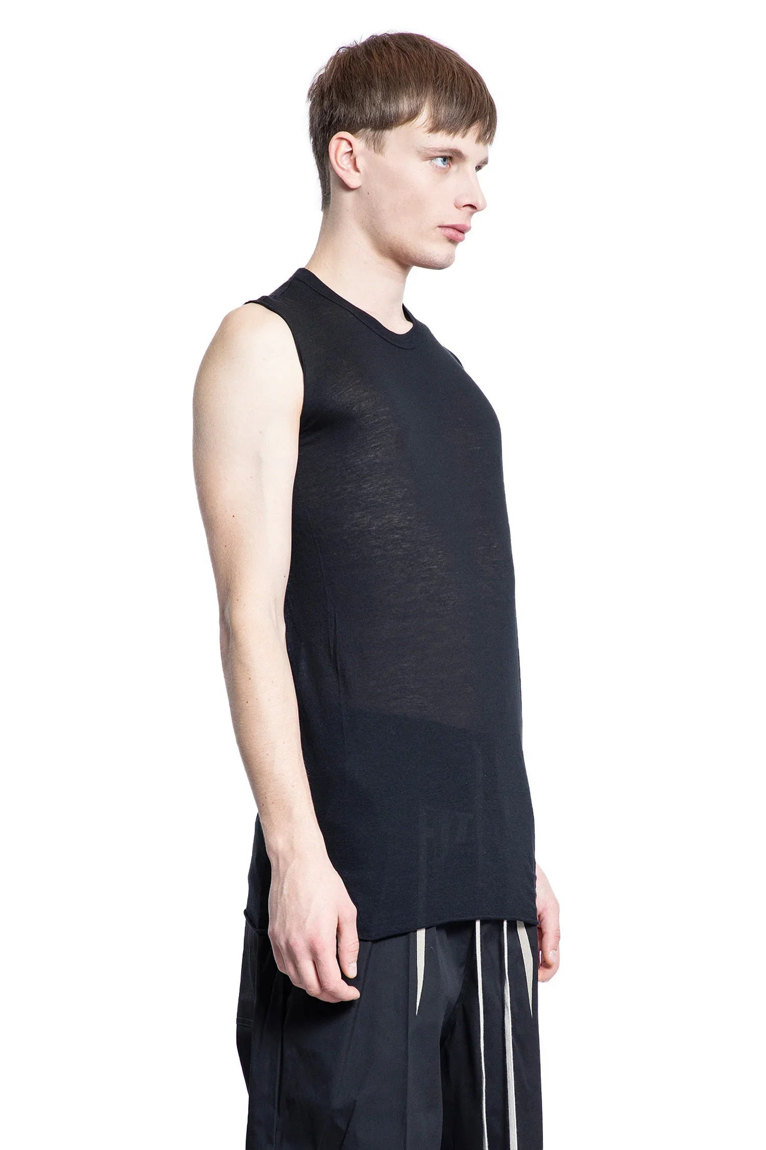 Hollywood-Basic-Sleeveless-T - 2