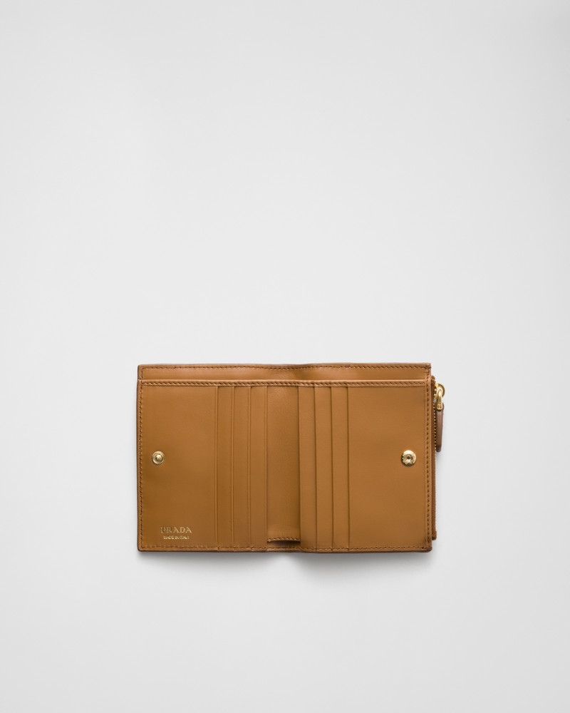 Prada Small leather wallet outlook