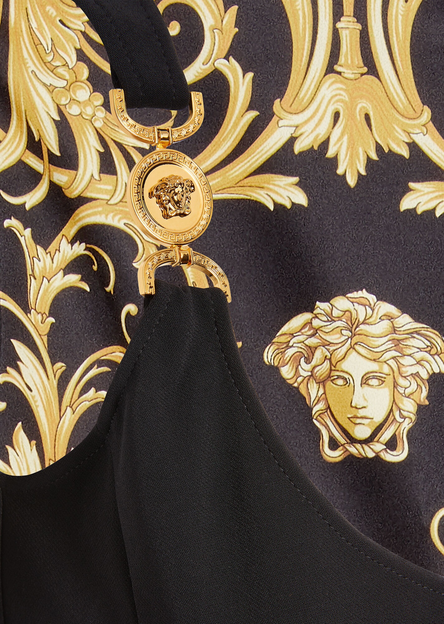 Medusa Medallion Dress - 3