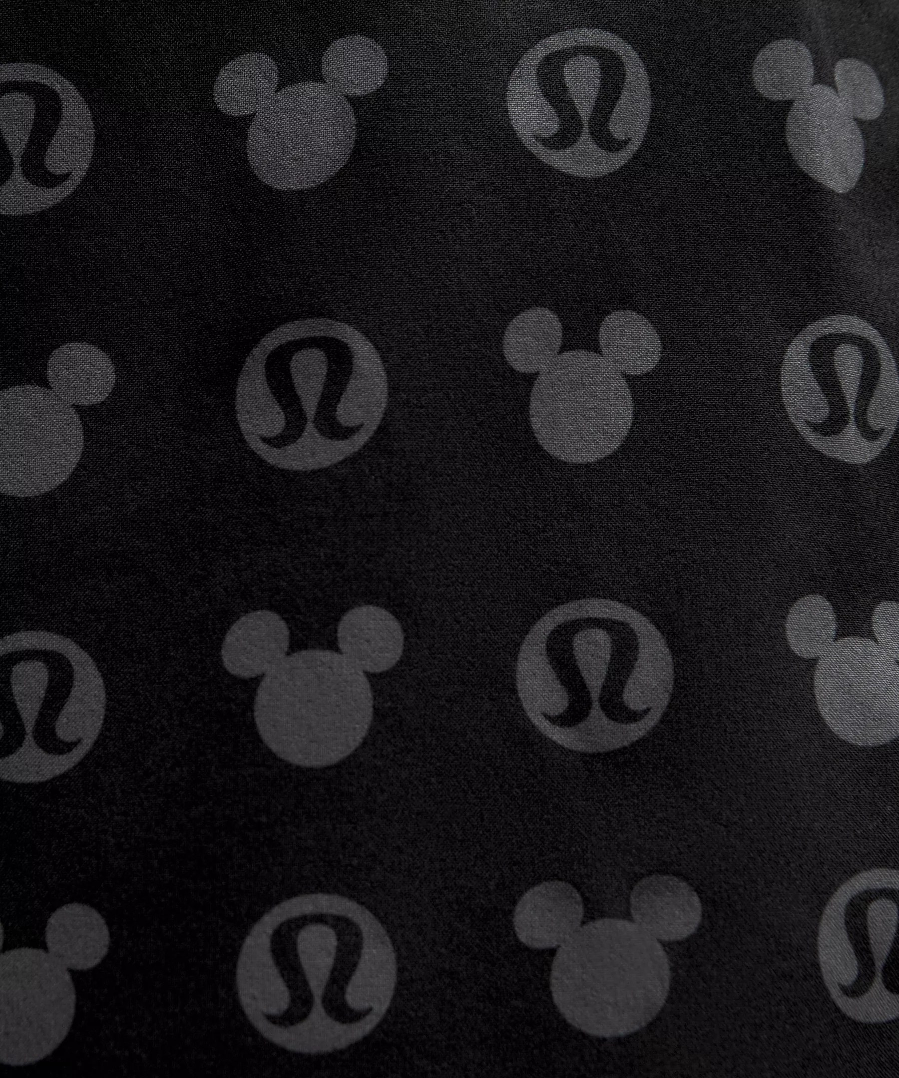Disney x lululemon *Hotty Hot High-Rise Short 4" - 8