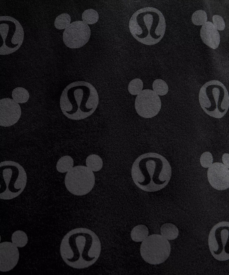 Disney x lululemon *Hotty Hot High-Rise Short 4" 8