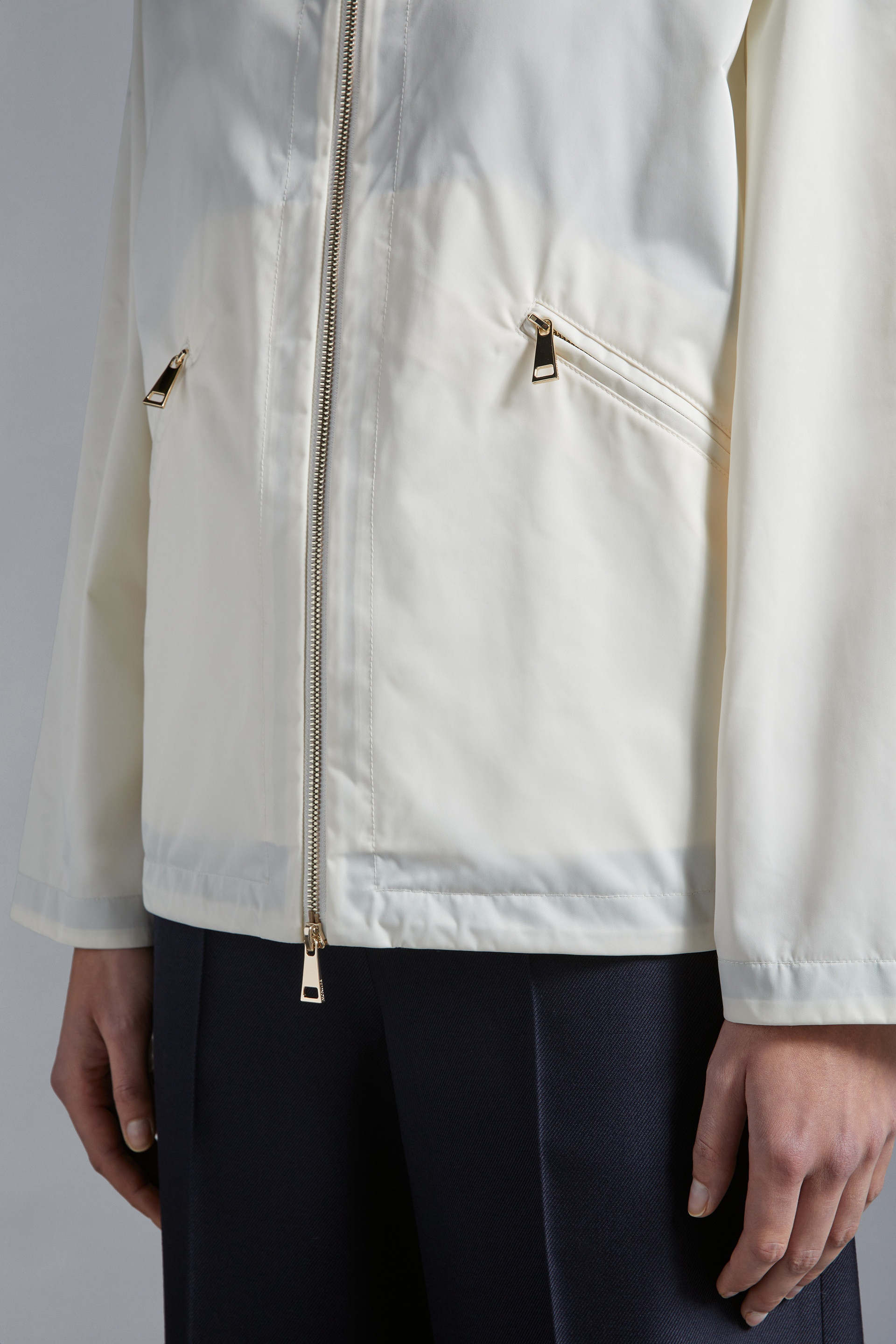 【MONCLER】CASSIOPEA ☆ WHITE ロゴ フード付 ジャケット MONCLER モンクレール ジャケット CASSIOPEA カシオペア 1A00060