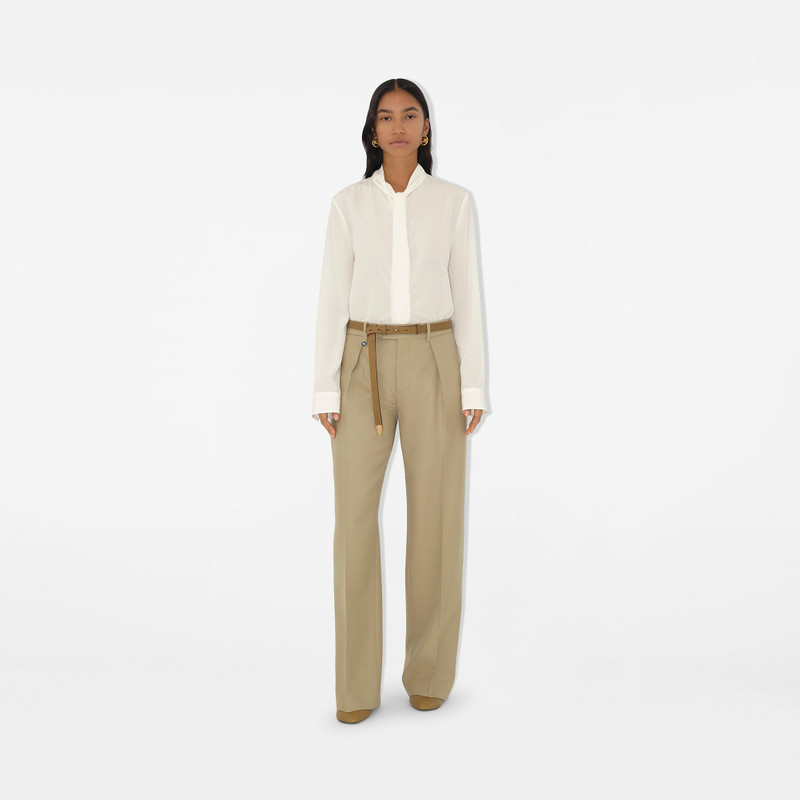 Burberry Thin Leather B Shield End Belt outlook