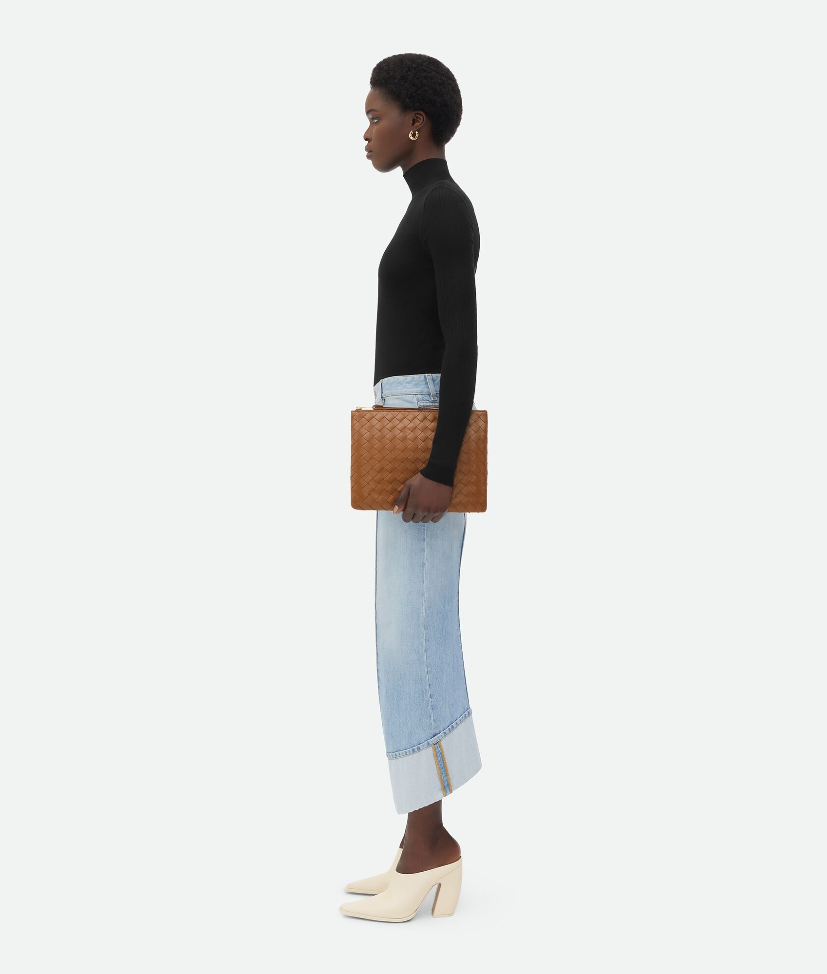 Bottega Veneta Medium Intrecciato Flat Pouch | REVERSIBLE