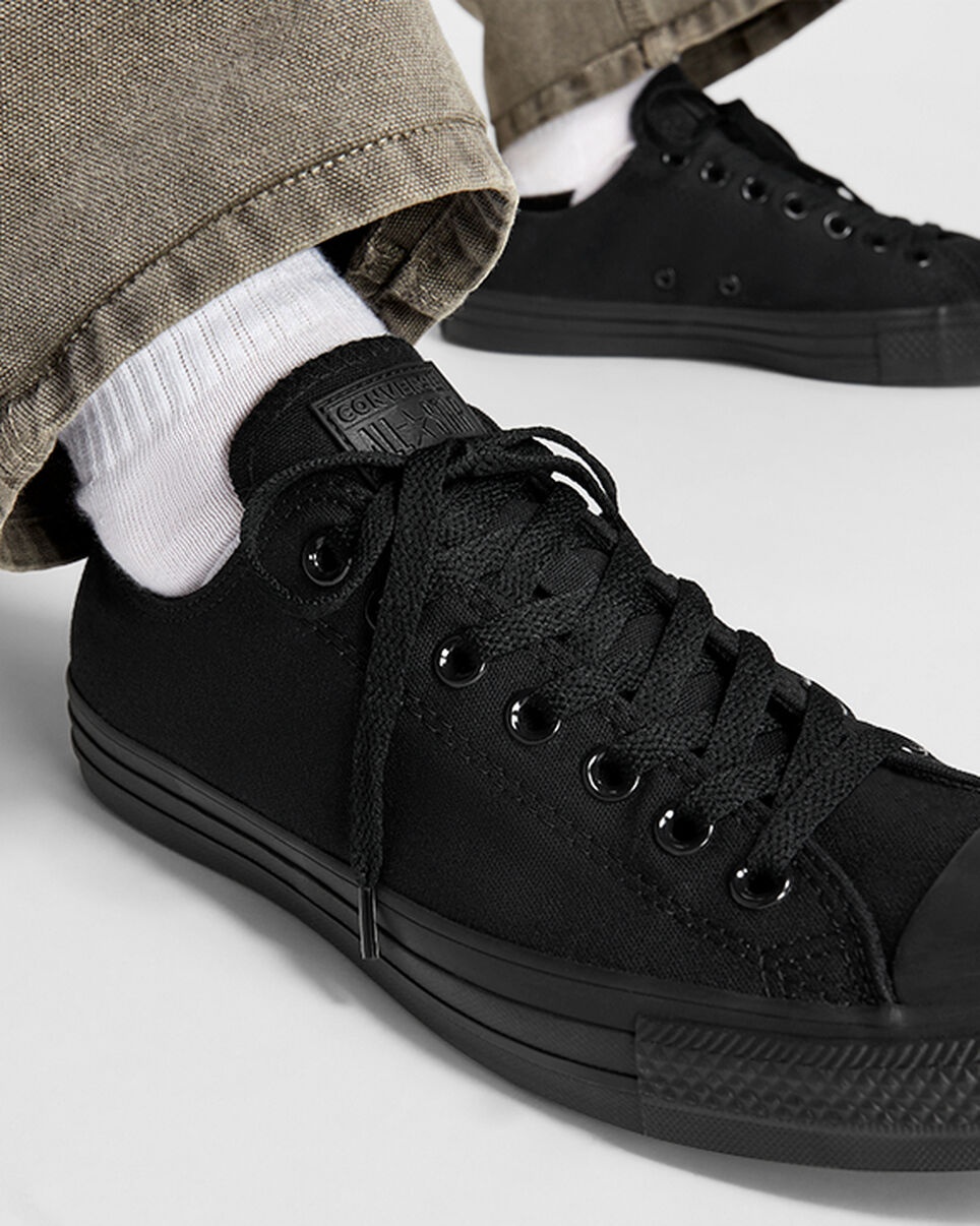 Chuck Taylor All Star Classic - 10
