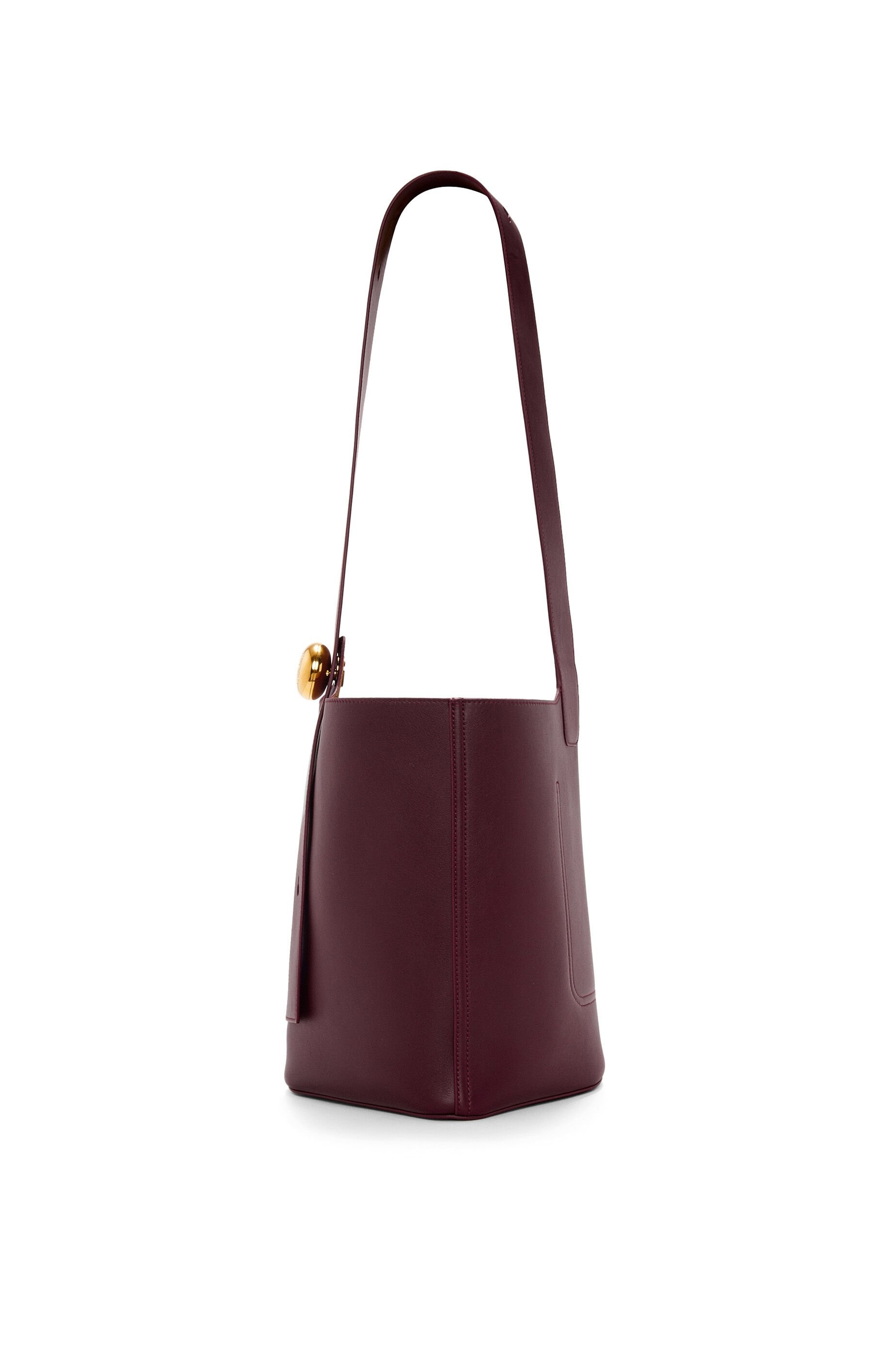 Medium Pebble Bucket bag in mellow calfskin - 4