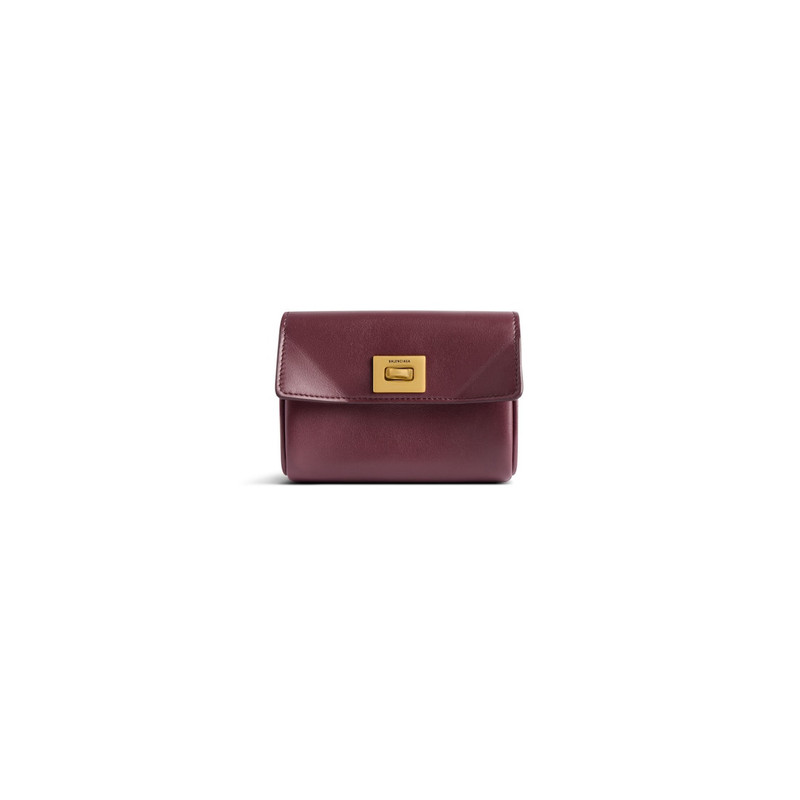 Women's Rodeo Flap Card Holder in Burgundy 1