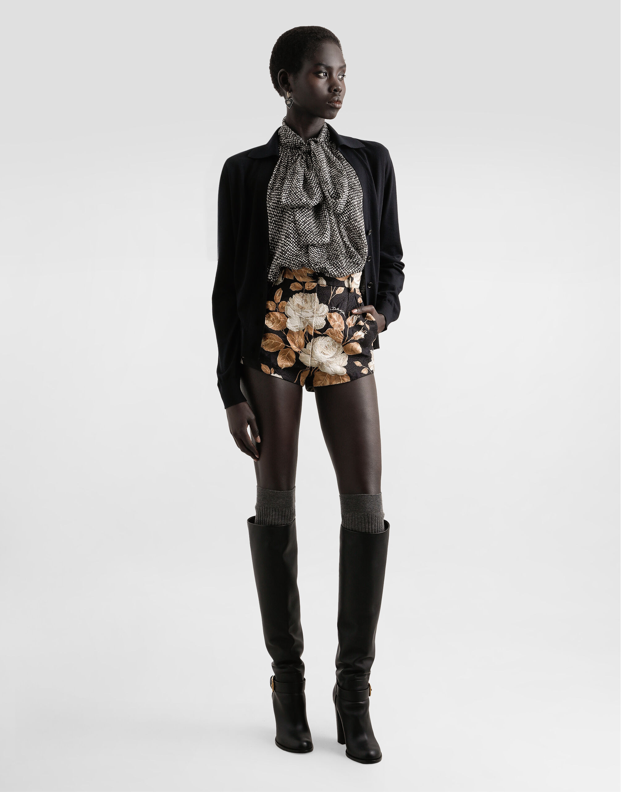 Vintage rose-print brocade shorts - 2