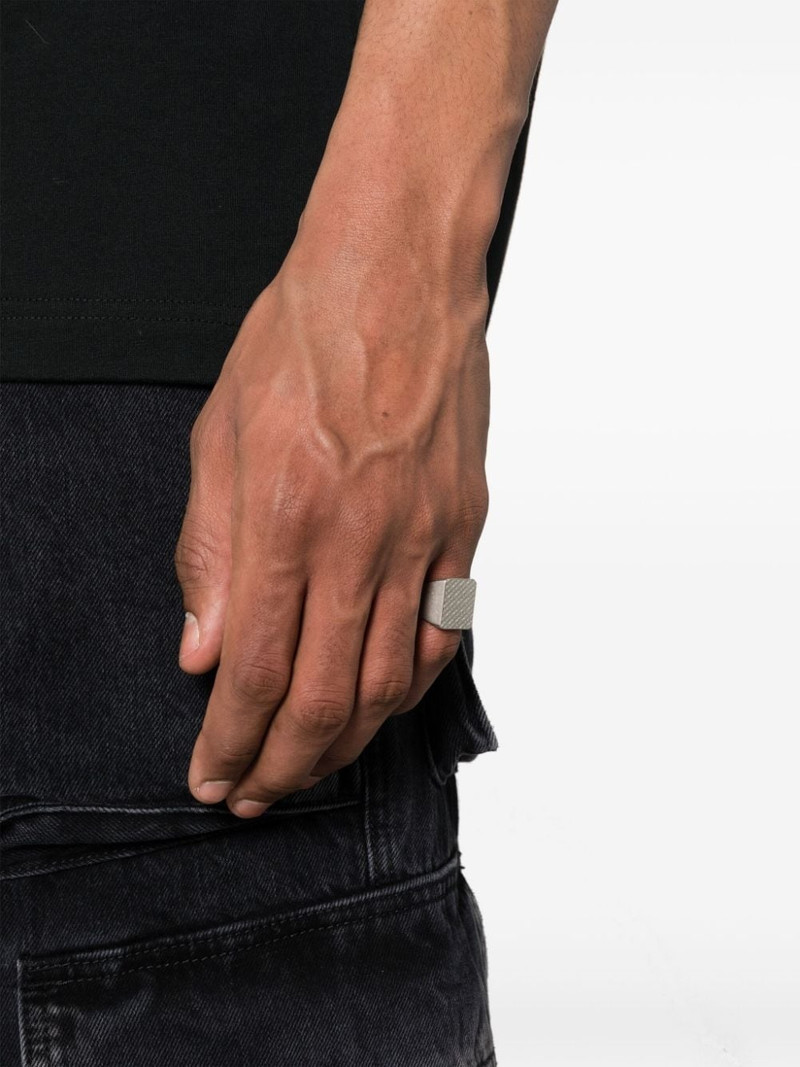 VETEMENTS logo-engraved ring outlook