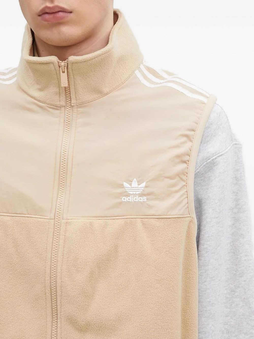 logo-embroidered vest - 5