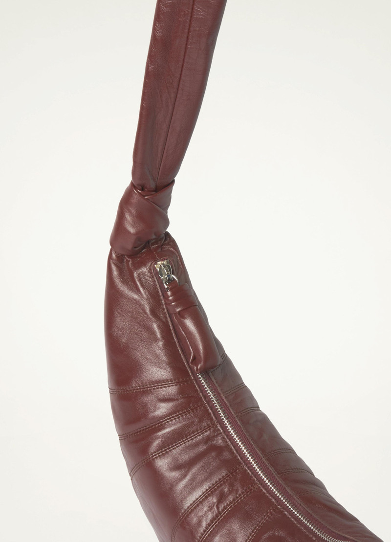 SMALL CROISSANT BAG
SOFT NAPPA LEATHER 4