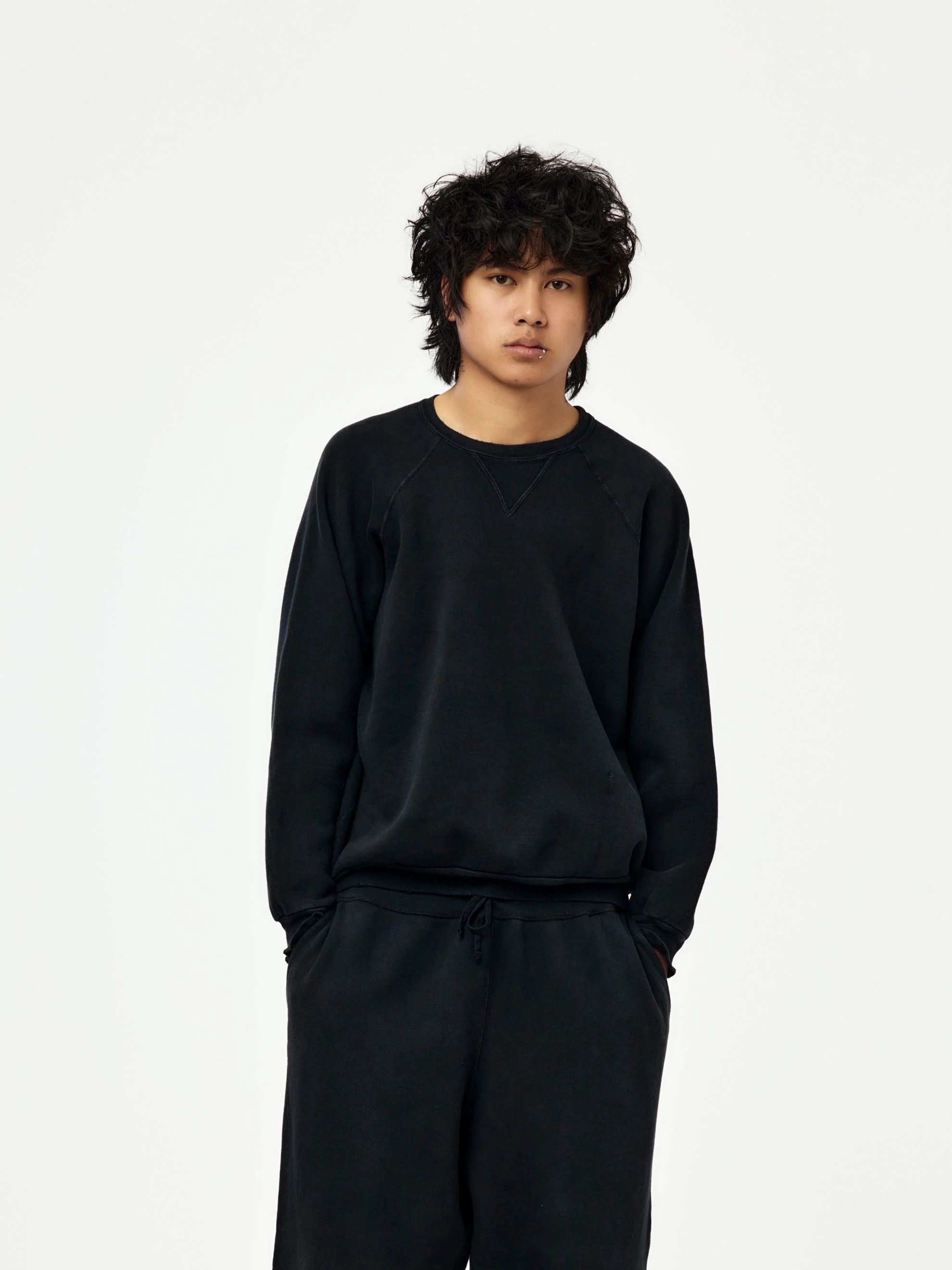 VINTAGE DOUBLE V SWEATSHIRT (BLACK) (SIS) - 1