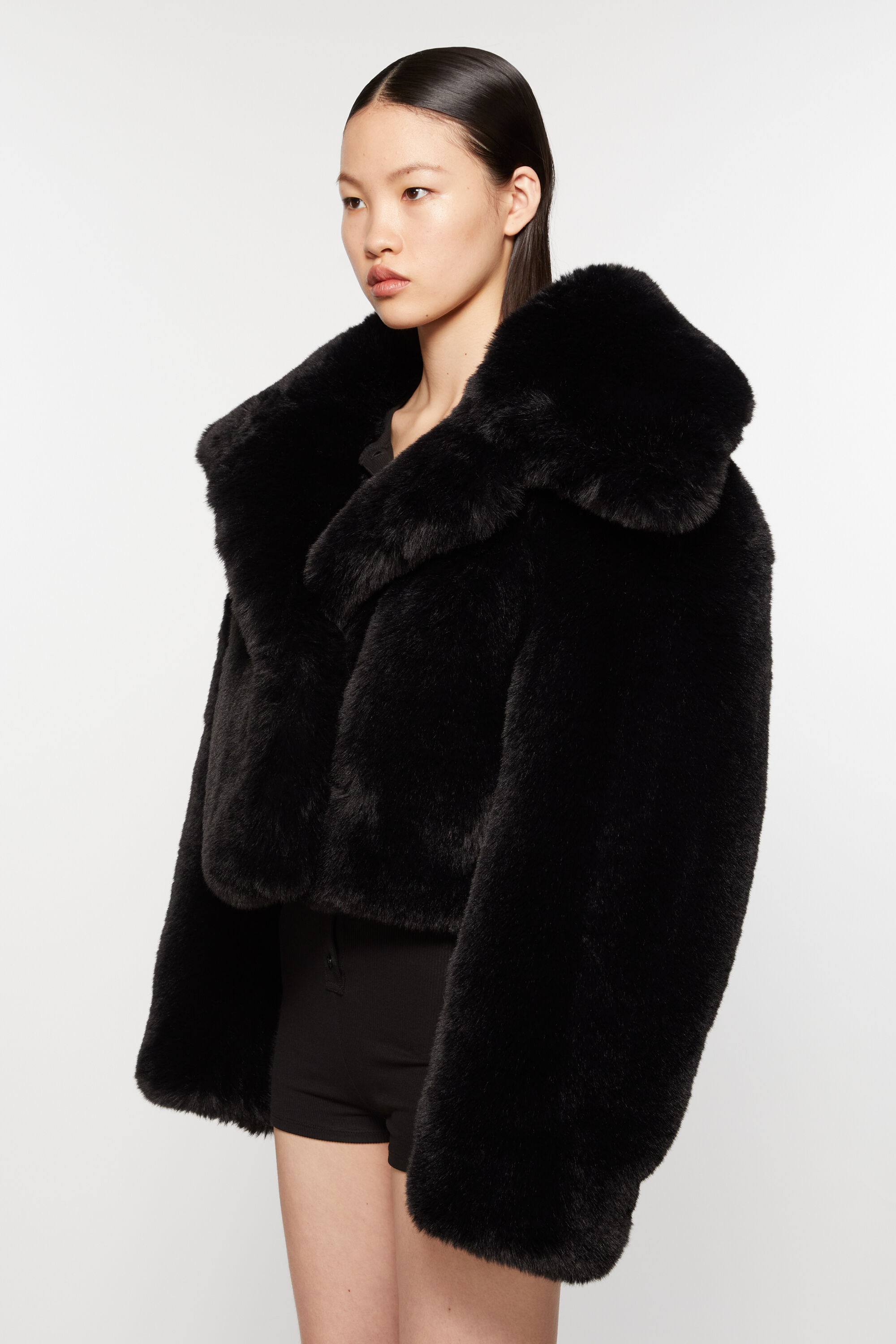 Fluffy jacket - Black - 3