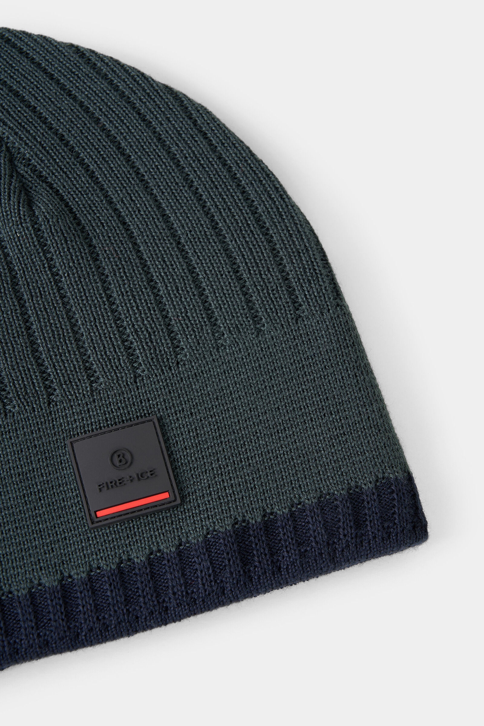 Eastan Beanie in Dark green - 3