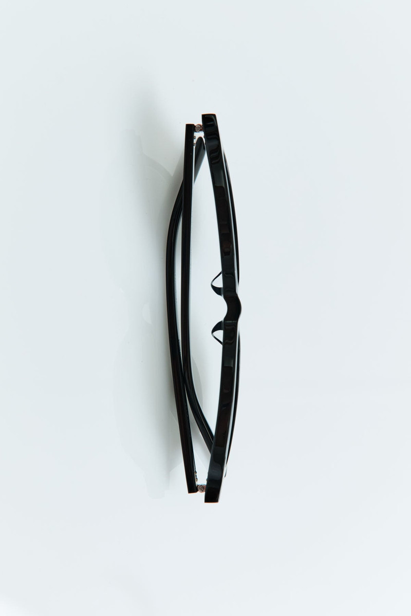 90s Slim Oval Sunglasses - Black 3