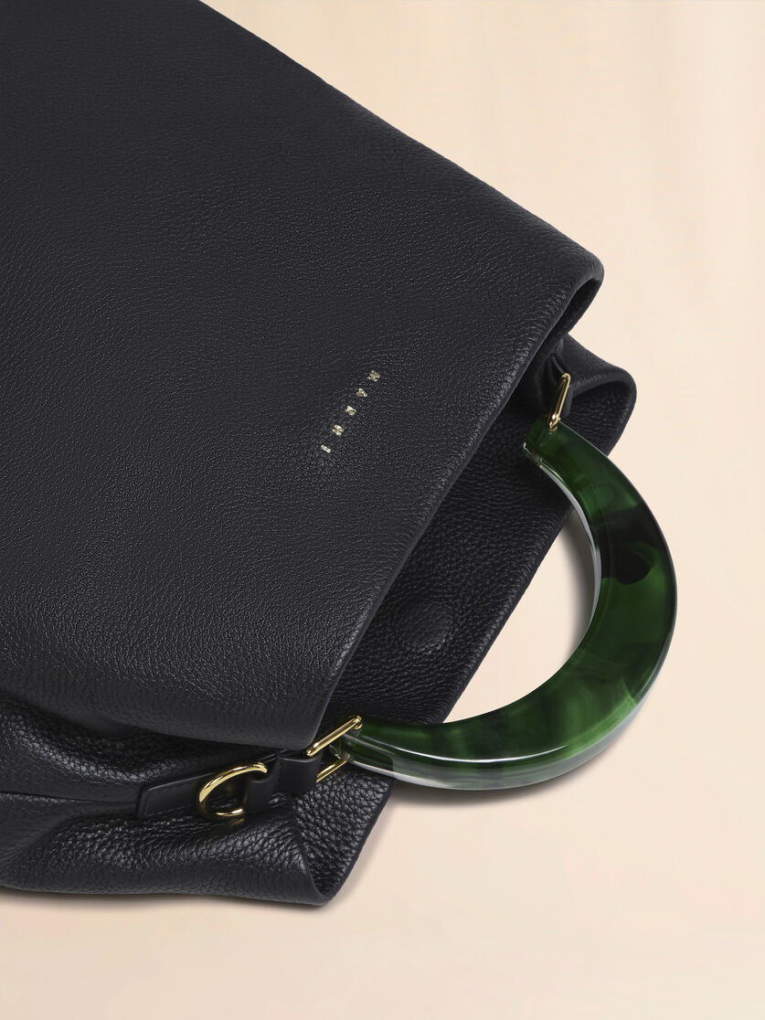 HOBO BAG IN BLACK GRAINED CALFSKIN AND RESIN HANDLE - 5