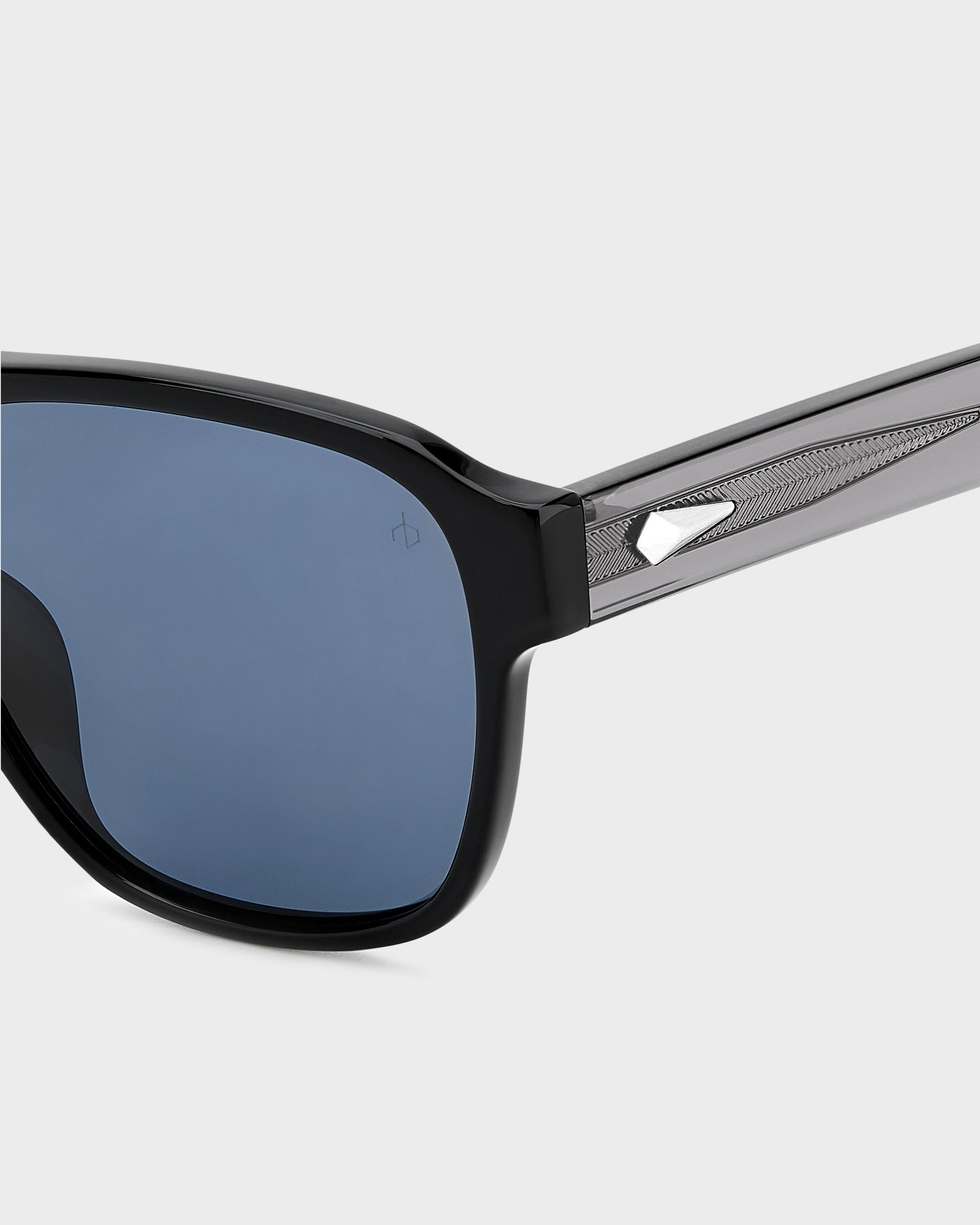 Flint
Square Sunglasses - 3