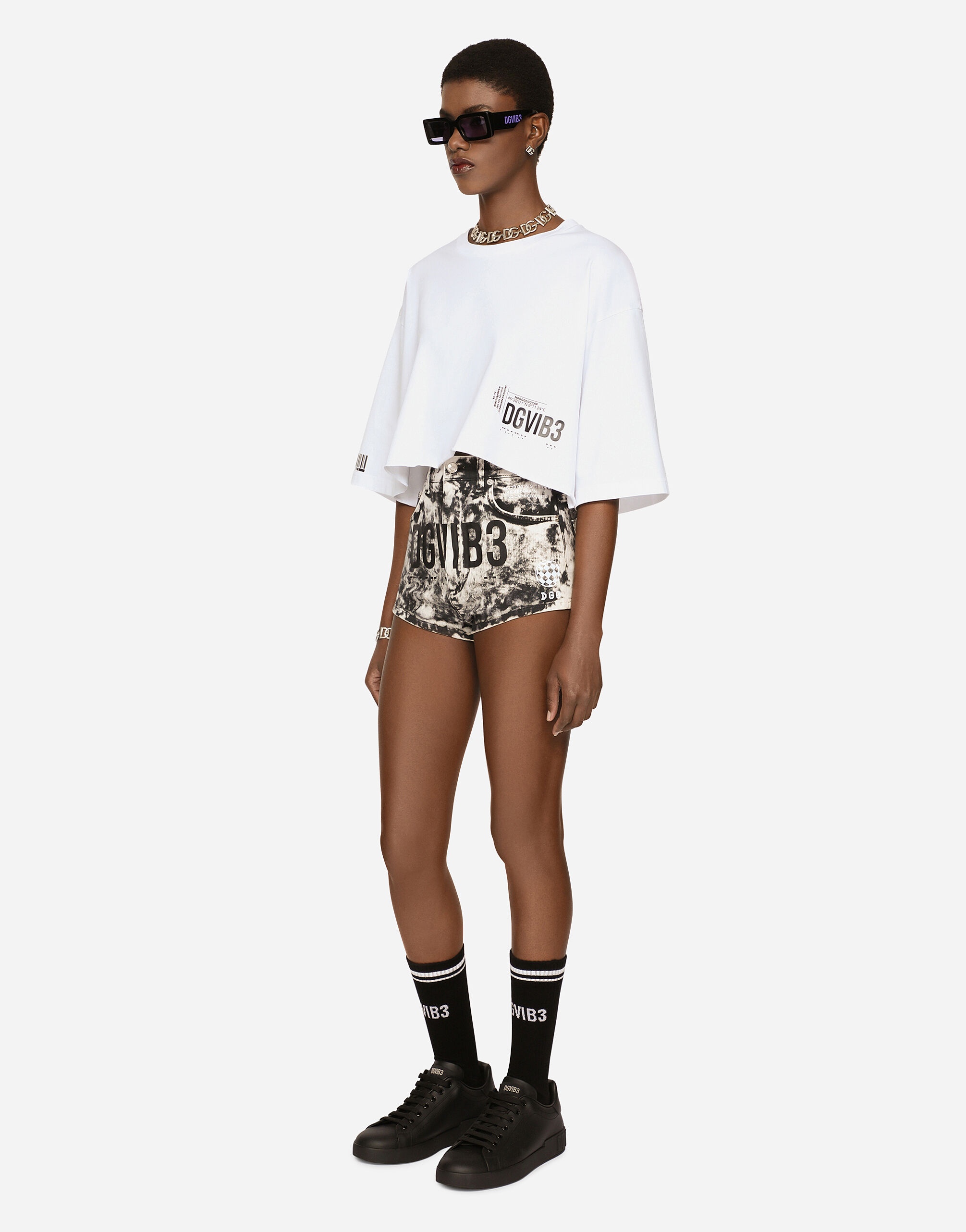 Faded-wash cotton denim shorts DGVIB3 - 2