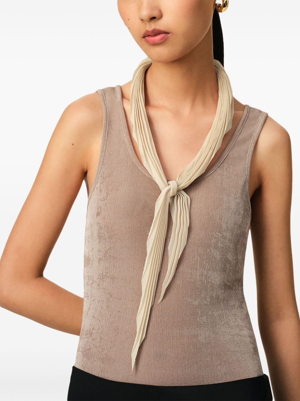 pleated diamond-shaped scarf - 5