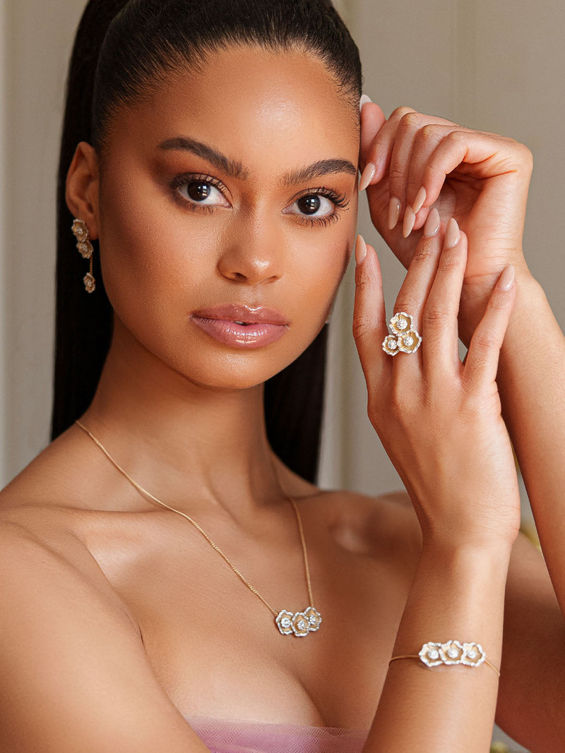 HALO FLOWER YELLOW PENDANT NECKLACE 4