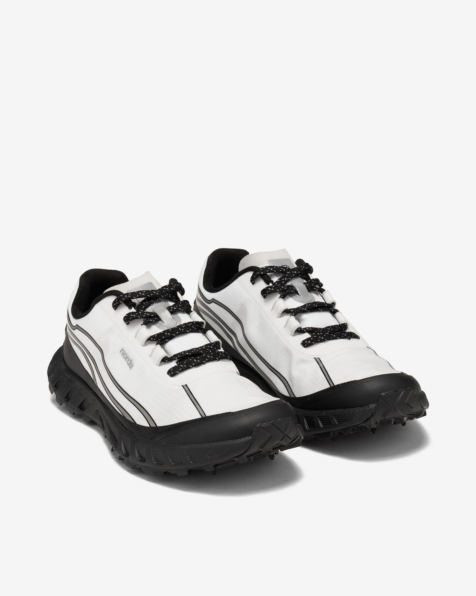 002 Alpine White - 2