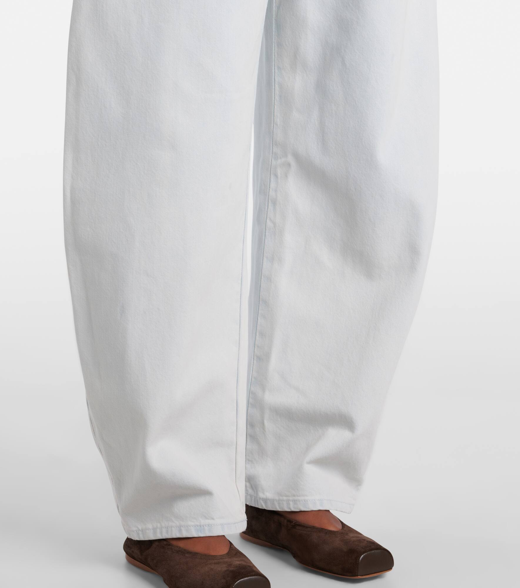Low-rise barrel-leg jeans - 5
