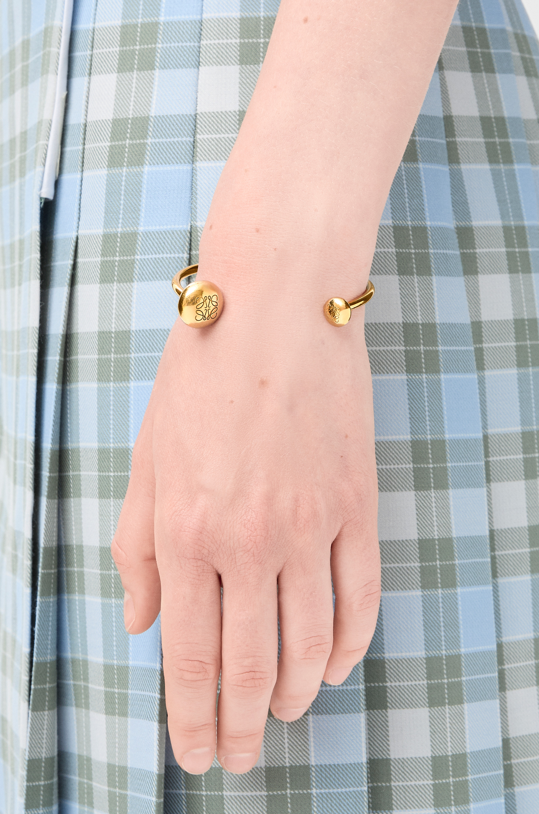 Anagram Pebble cuff in sterling silver - 2