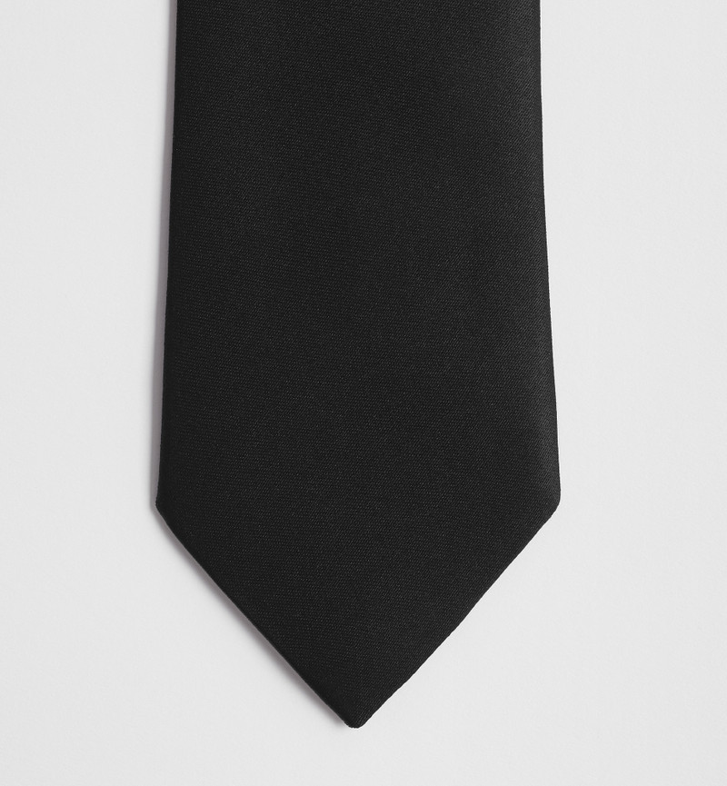 Dior Dior Tie outlook