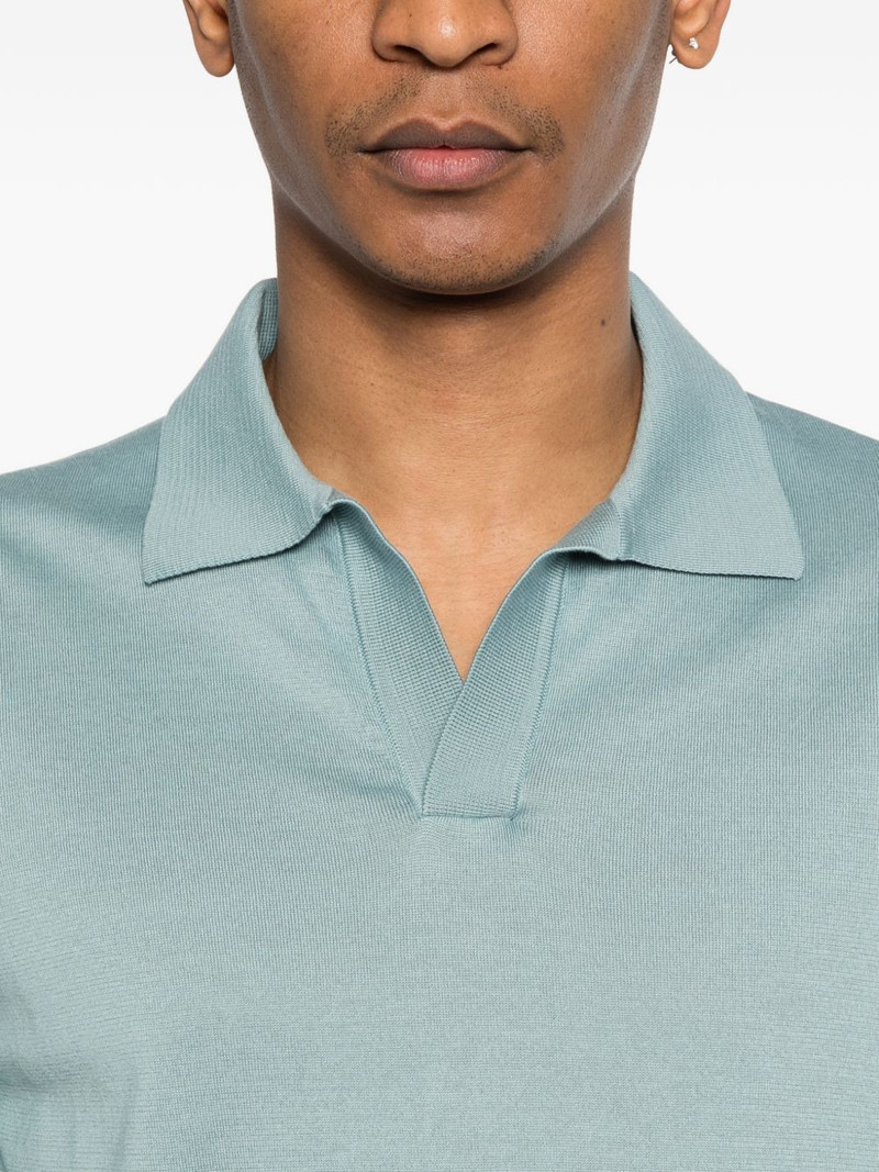 V-neck short-sleeve T-shirt 5