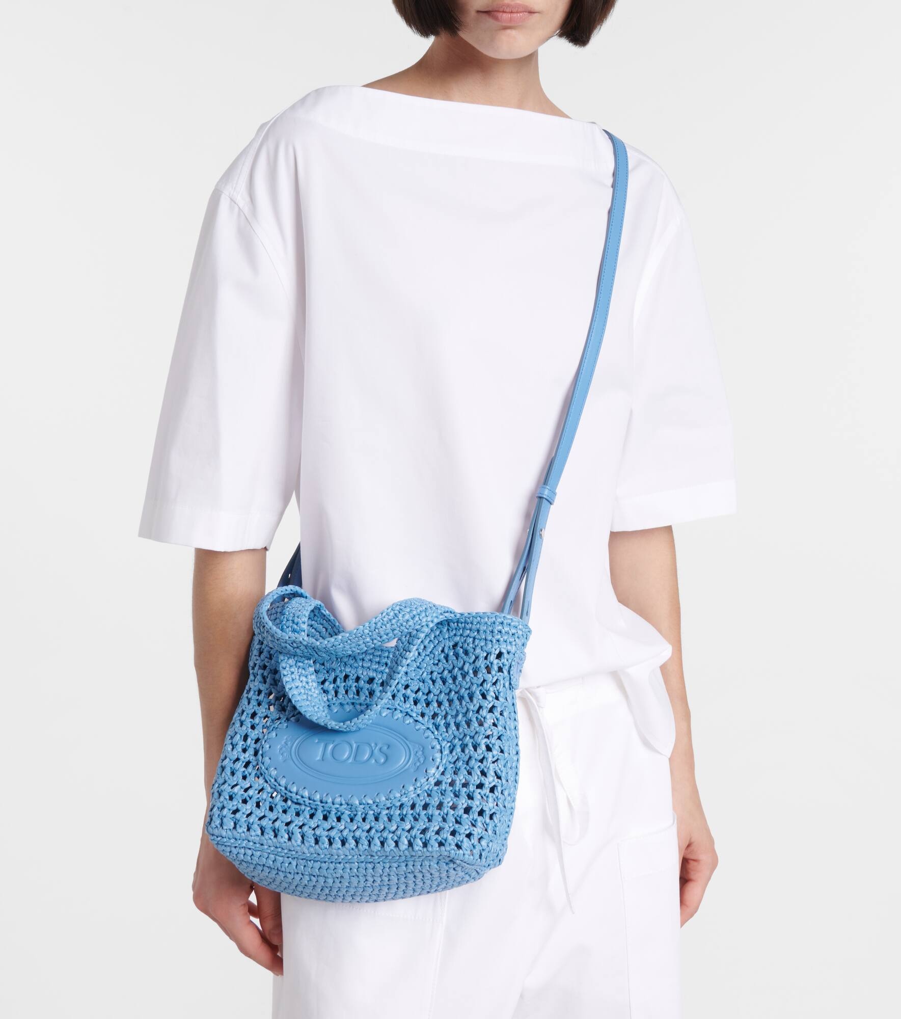 Leather-trimmed raffia basket bag - 2
