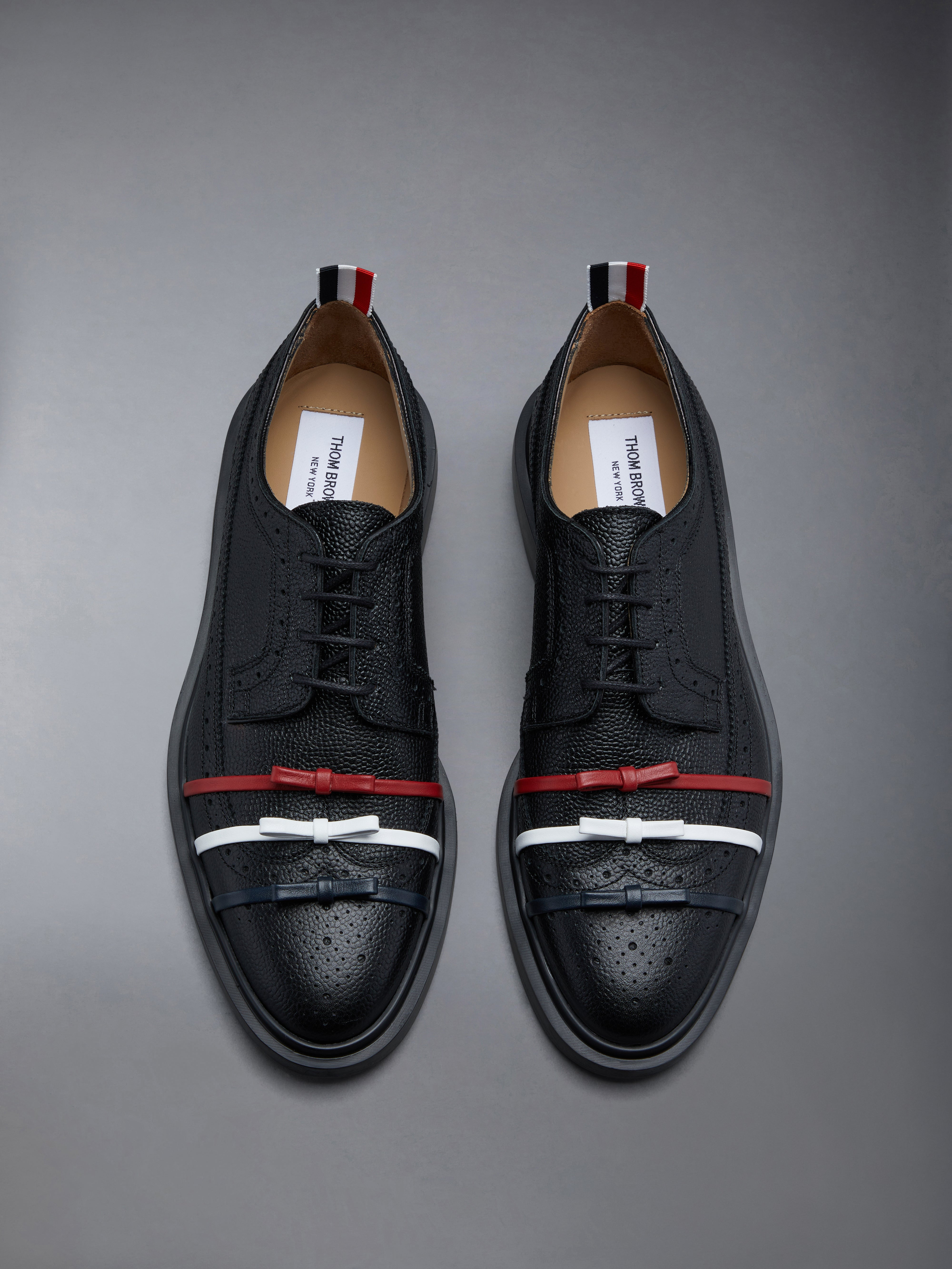Black Pebble Grain Leather Lightweight Rubber Sole 3-Bow Longwing Brogue - 5