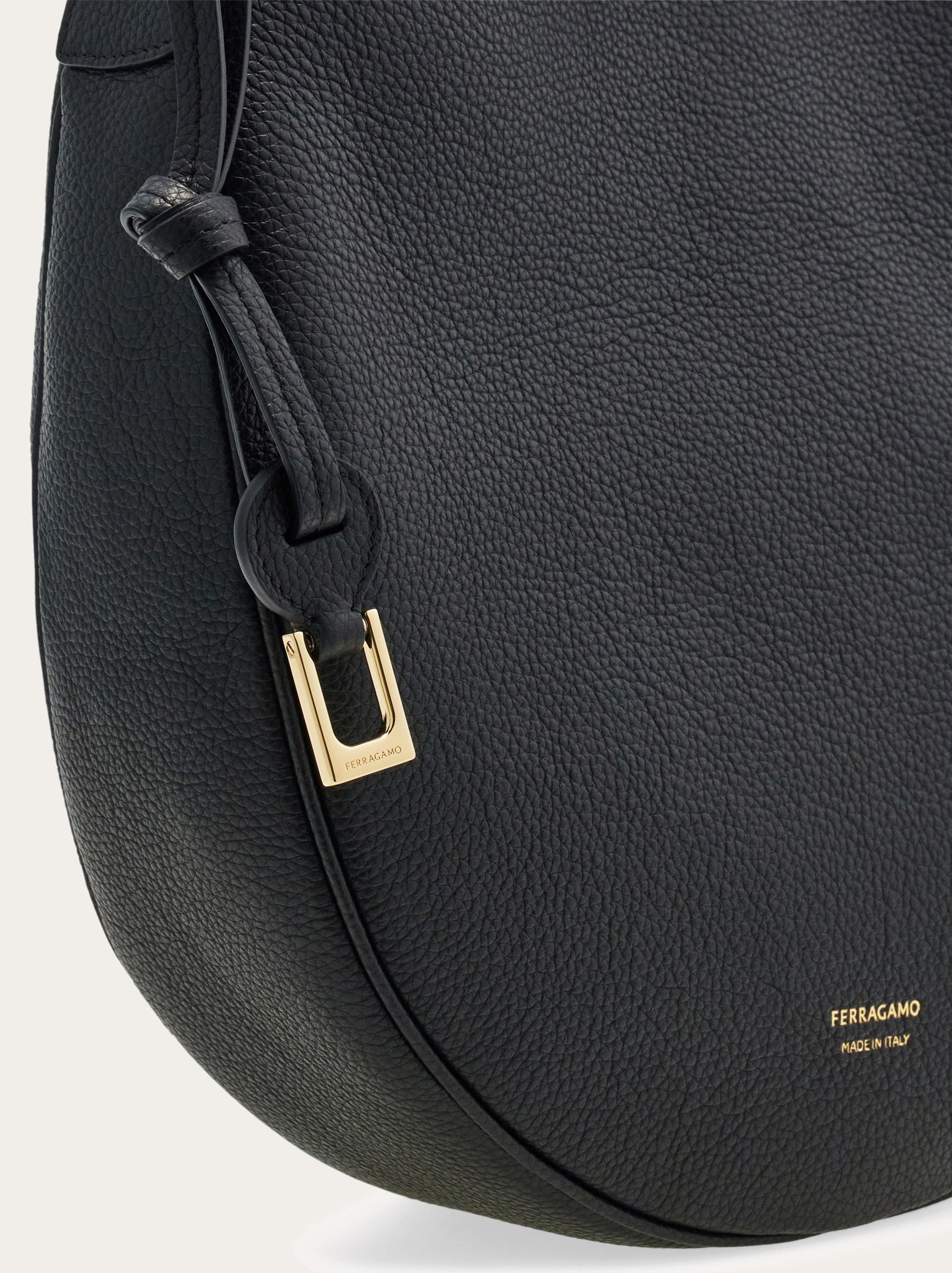 North-South hobo bag (M) - 8